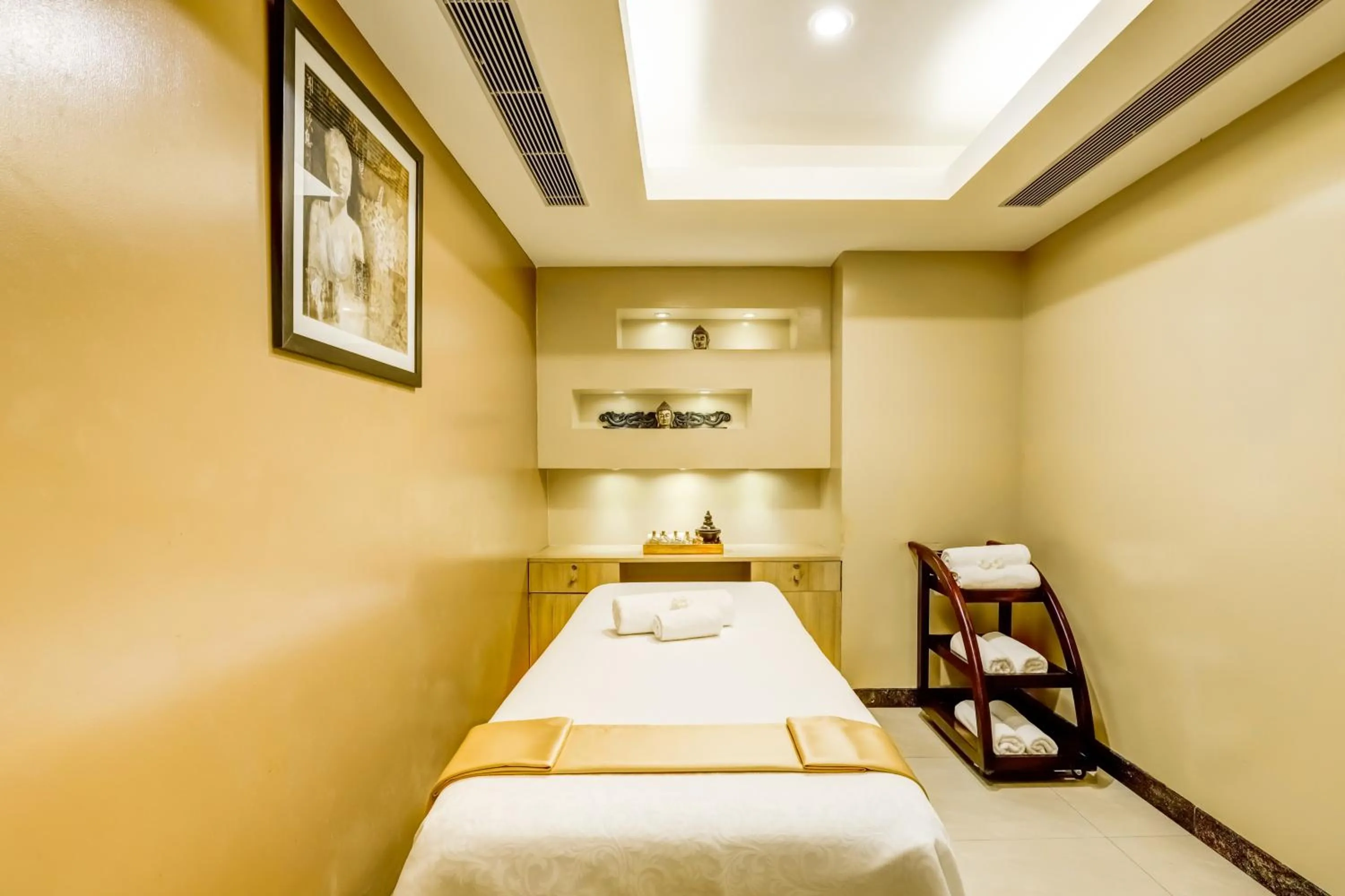 Spa and wellness centre/facilities, Bed in Lemon Tree Hotel Whitefield, Bengaluru