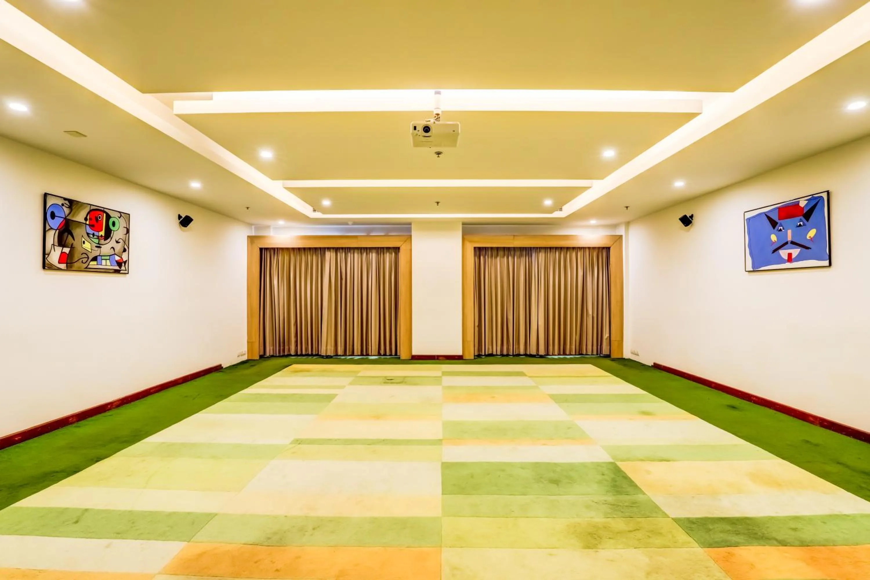 Banquet/Function facilities in Lemon Tree Hotel Whitefield, Bengaluru
