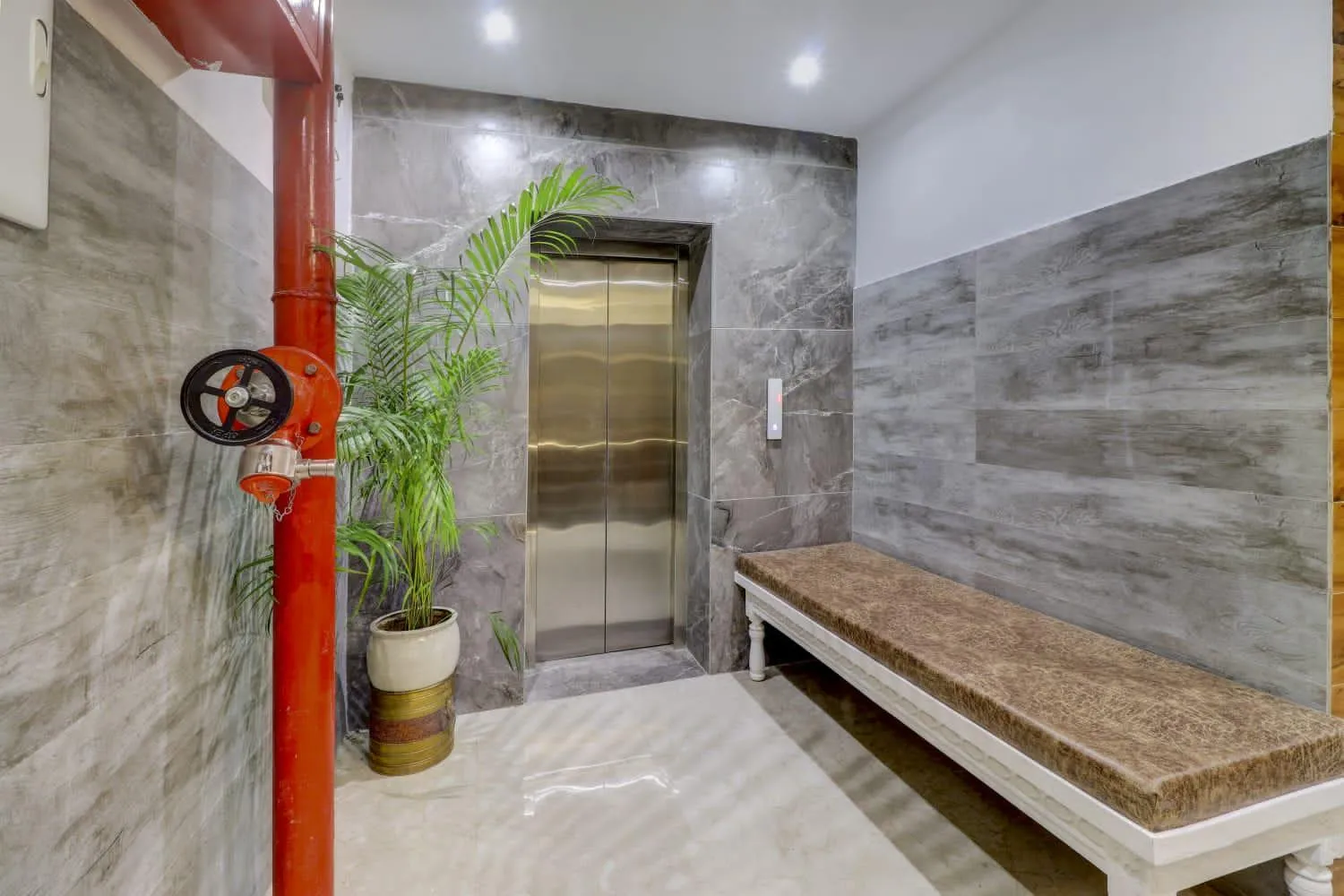 elevator in Hotel Anand Villa