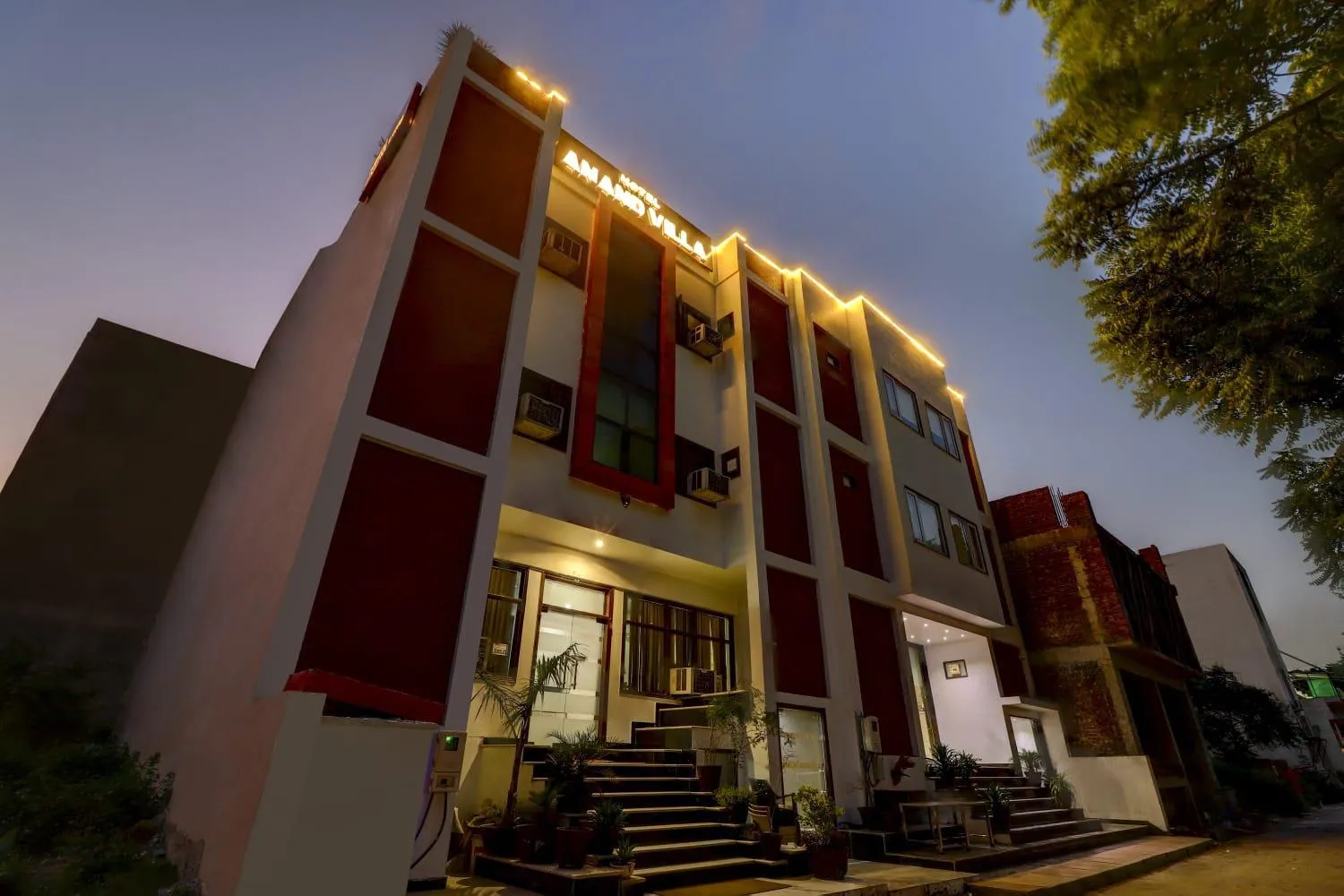 Property building in Hotel Anand Villa