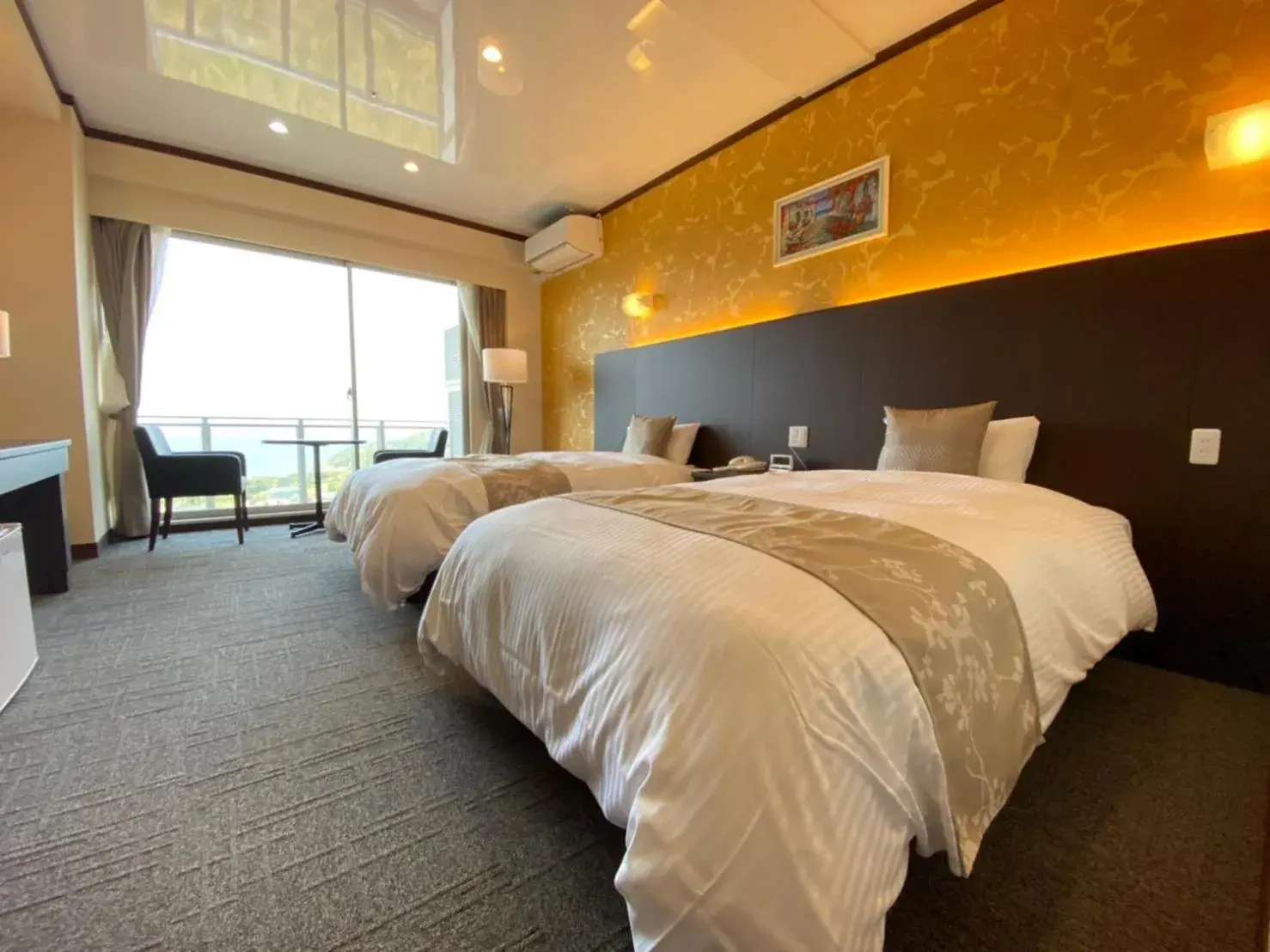 Twin Room with Private Bathroom in Samson Hotel Twin Room with Private Bathroom in Samson Hotel