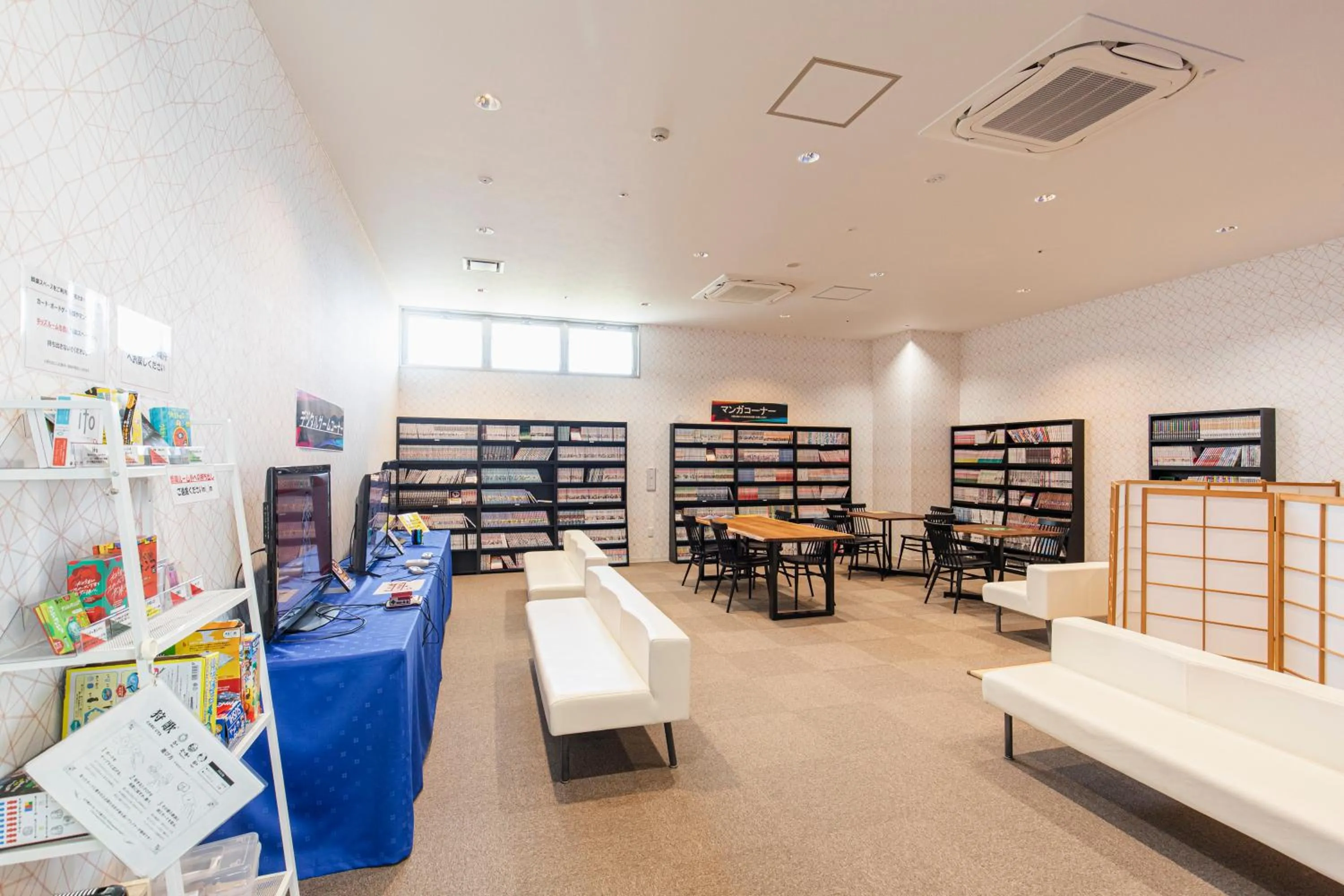 Seating area in Samson Hotel