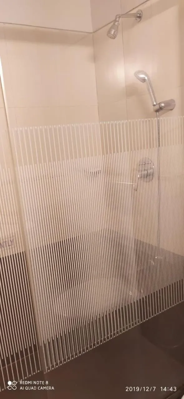 Shower in The Curzon Court