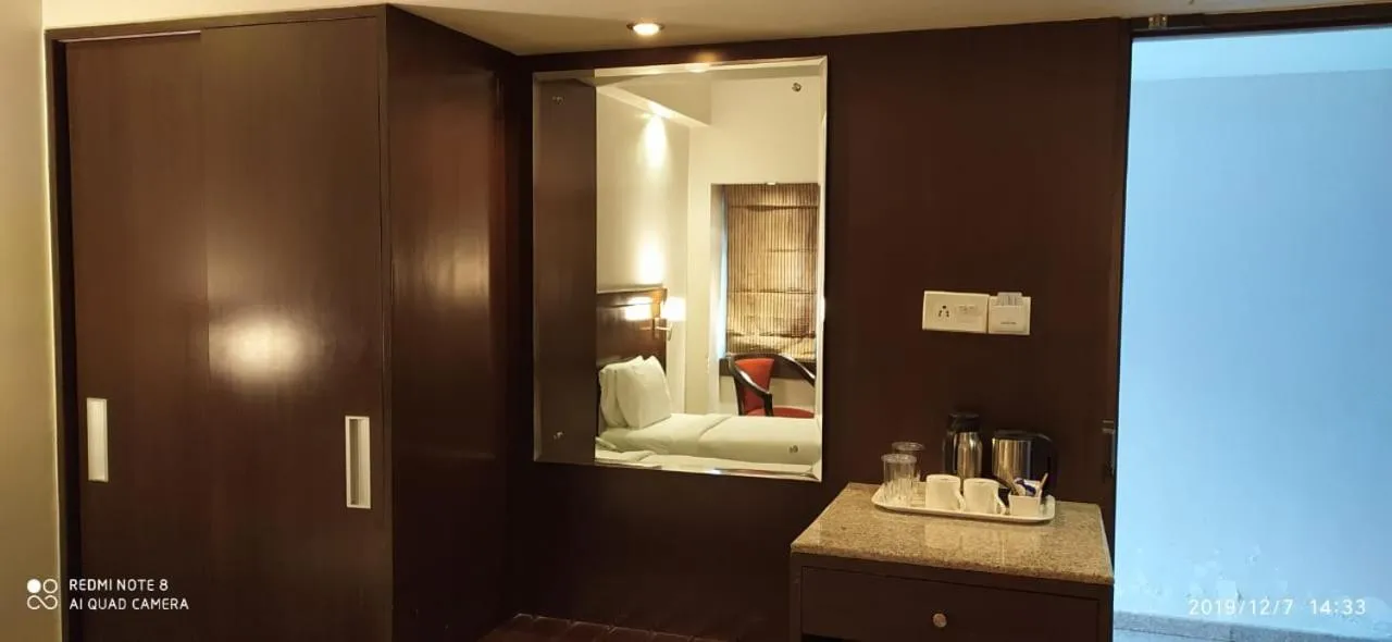 Coffee/tea facilities in The Curzon Court