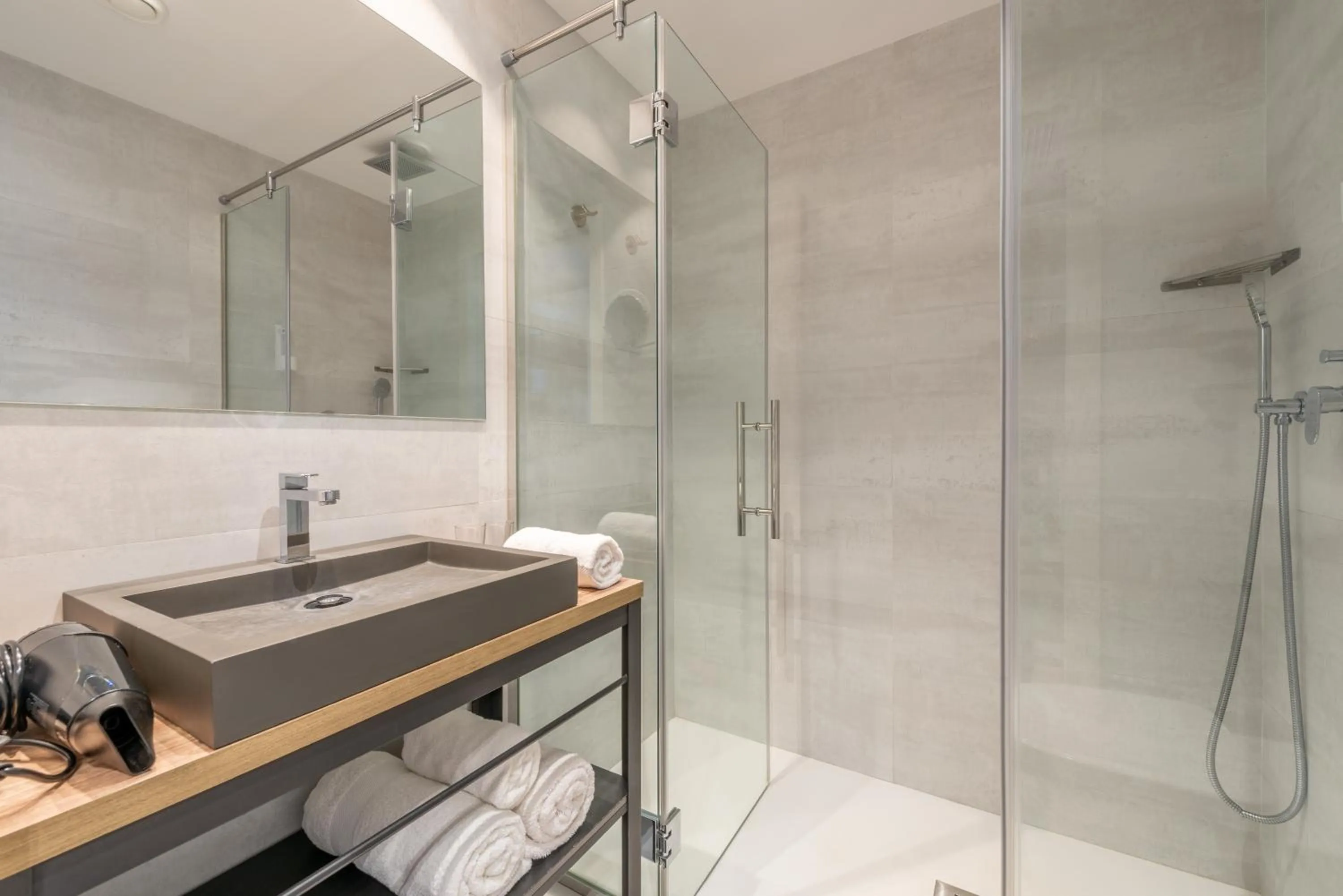 Bathroom in Kyrat Amarac Suites