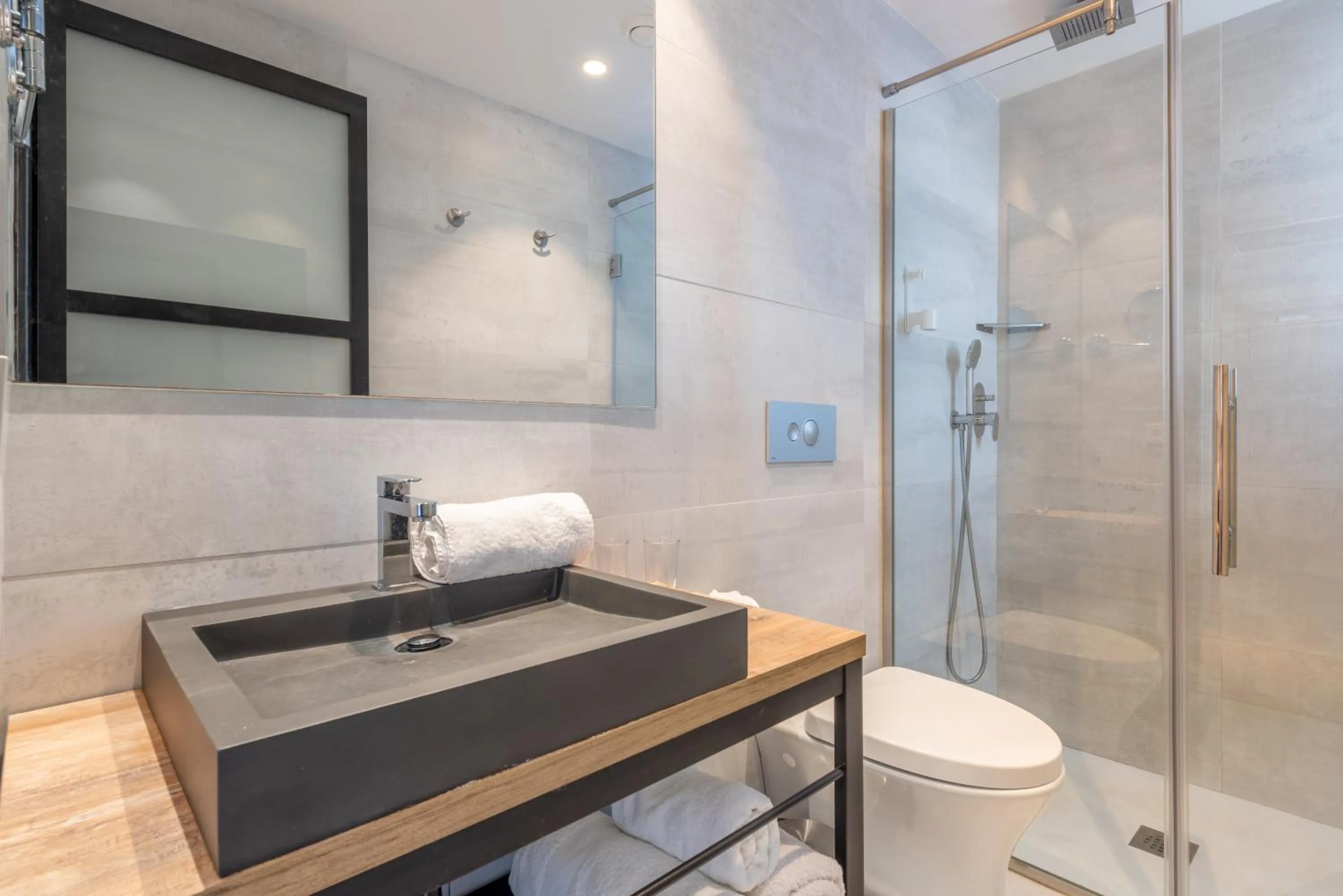 Bathroom in Kyrat Amarac Suites