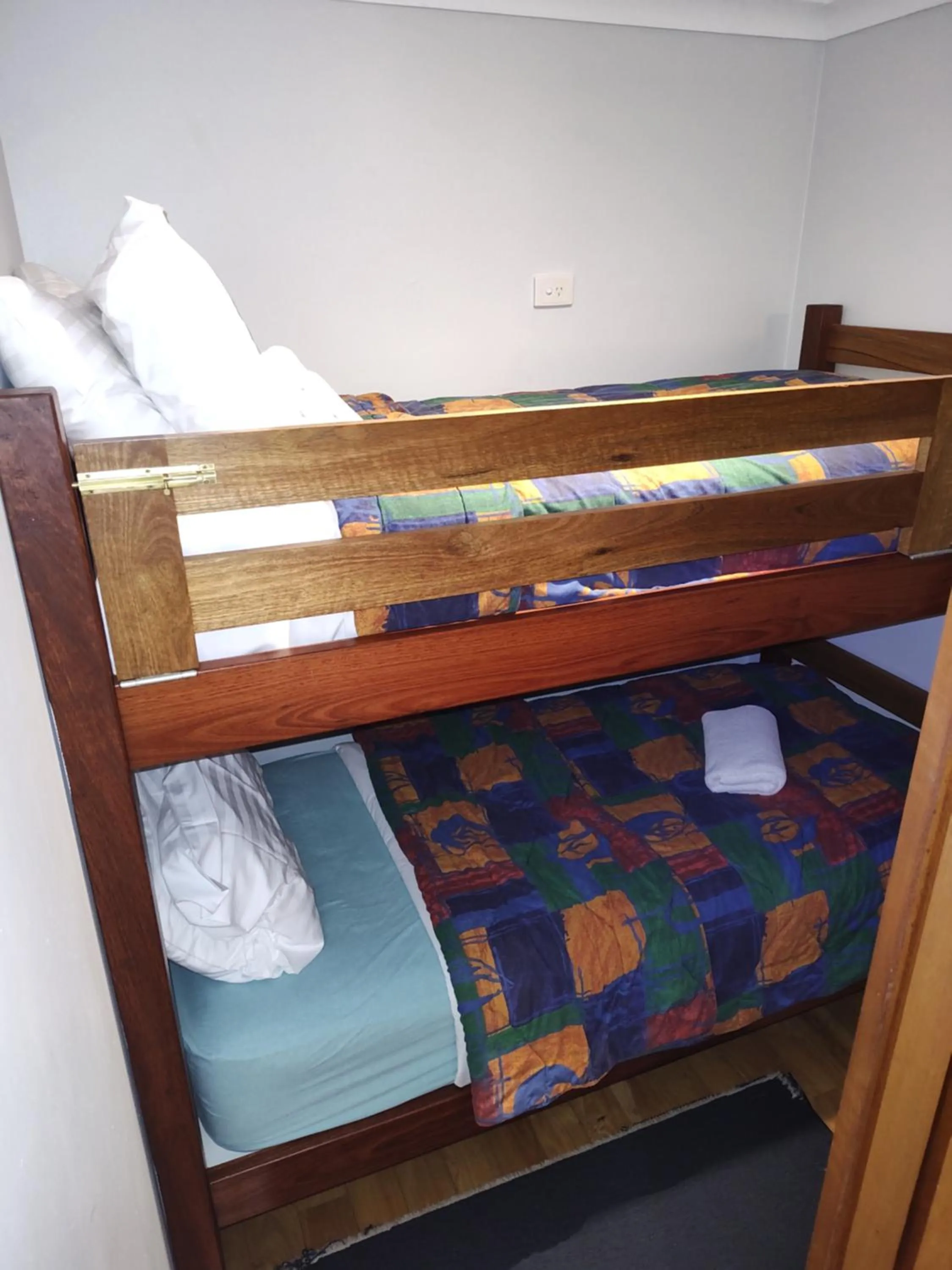 bunk bed, Bed in Adamsons Riverside