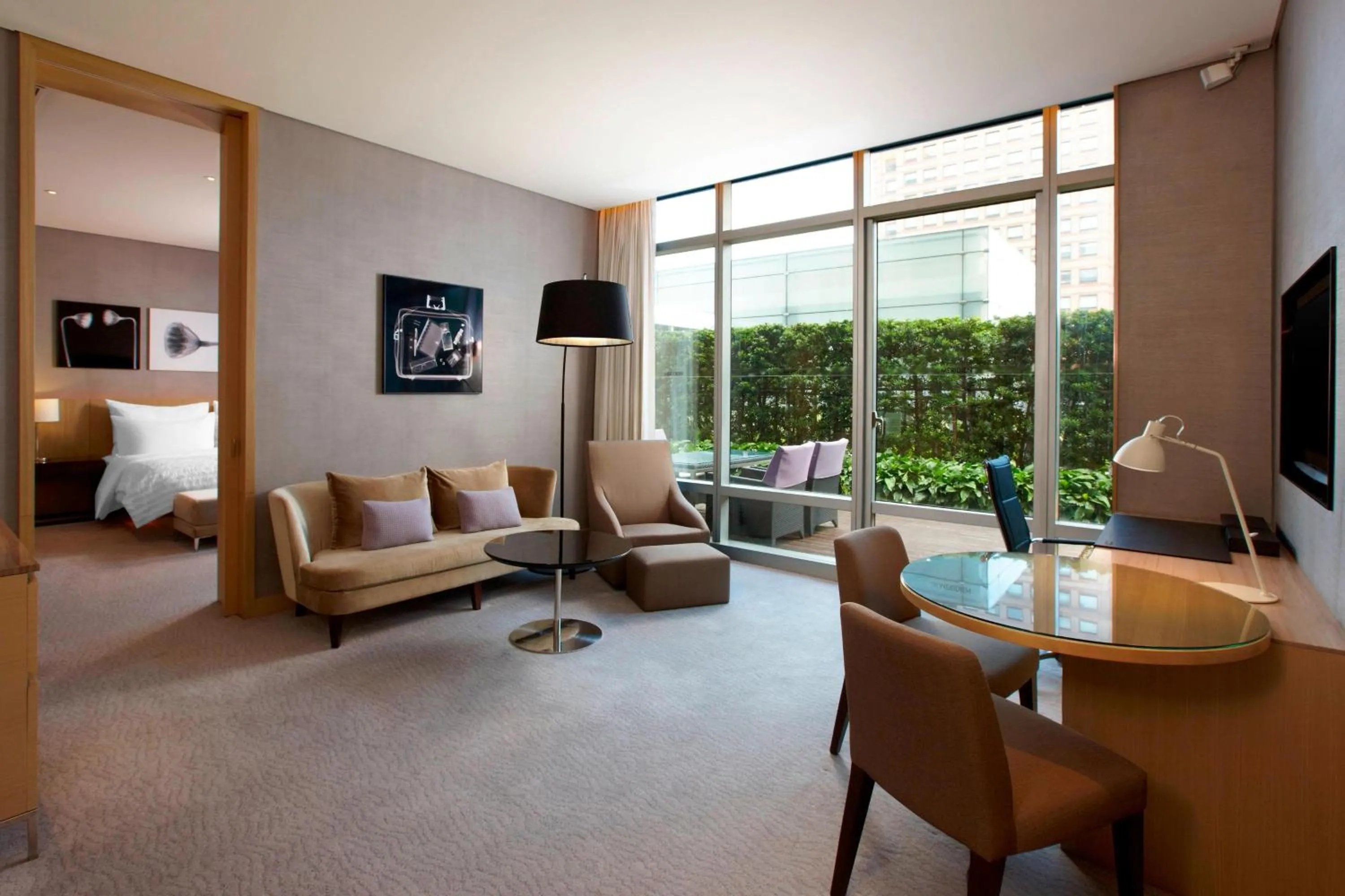 Photo of the whole room in Le Meridien Taipei