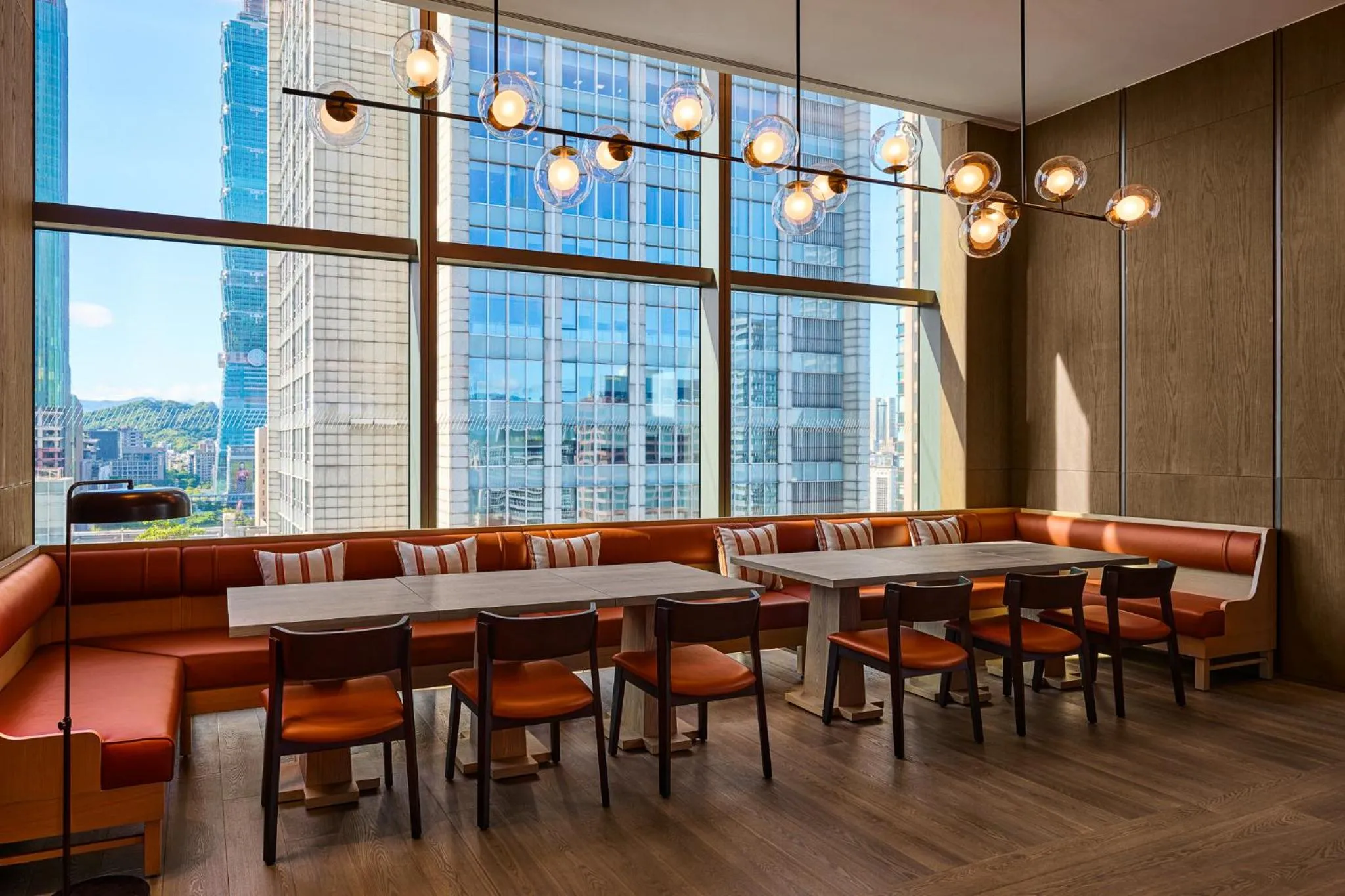 Restaurant/places to eat in W Taipei