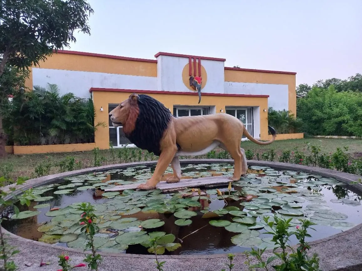 Facade/entrance in Gir Jungle Lodge