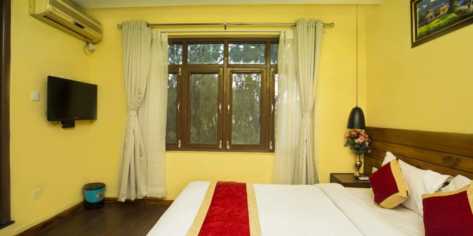 Shower, Bed in Hotel Blue Horizon