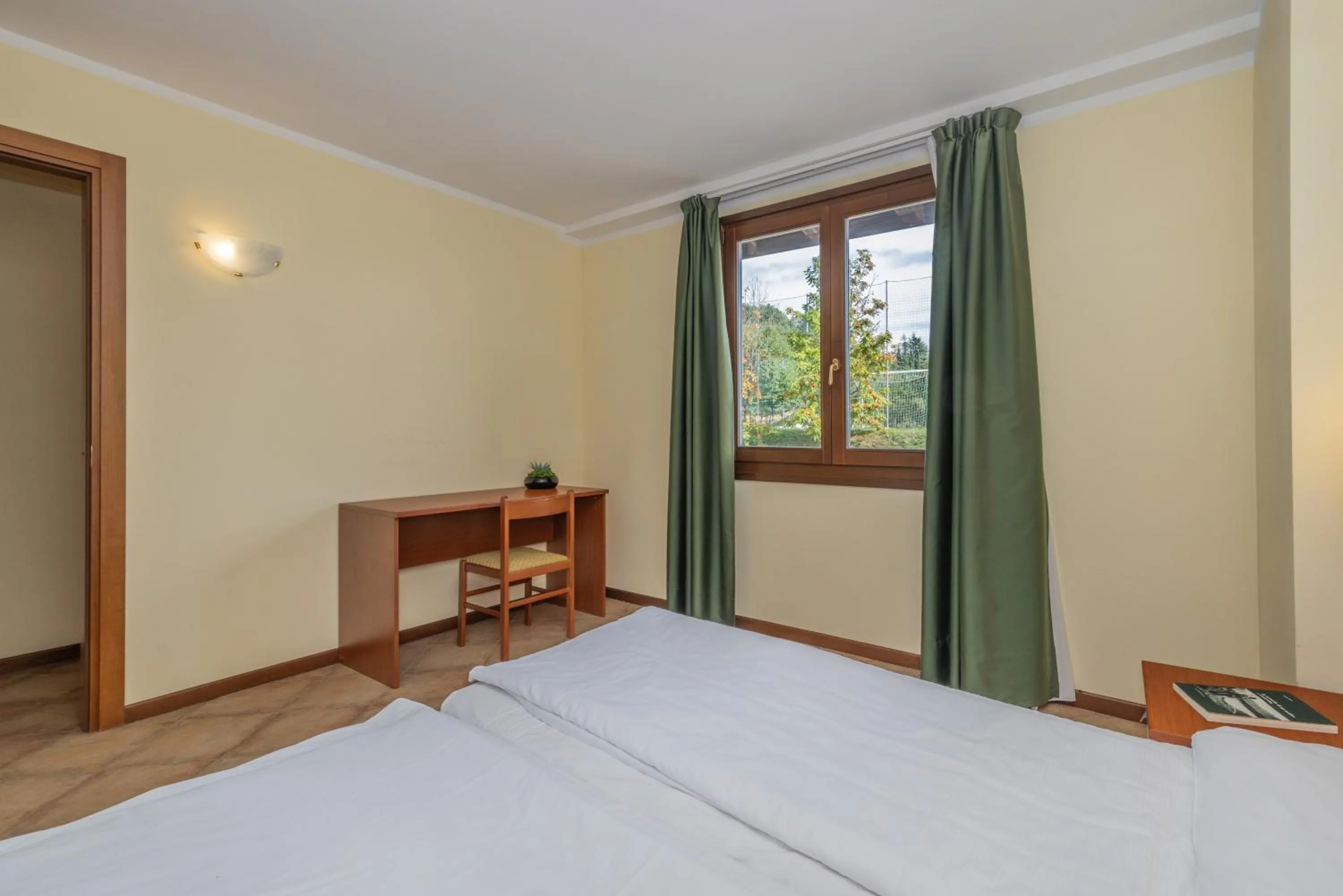 Bed in Hotel Residence Campi