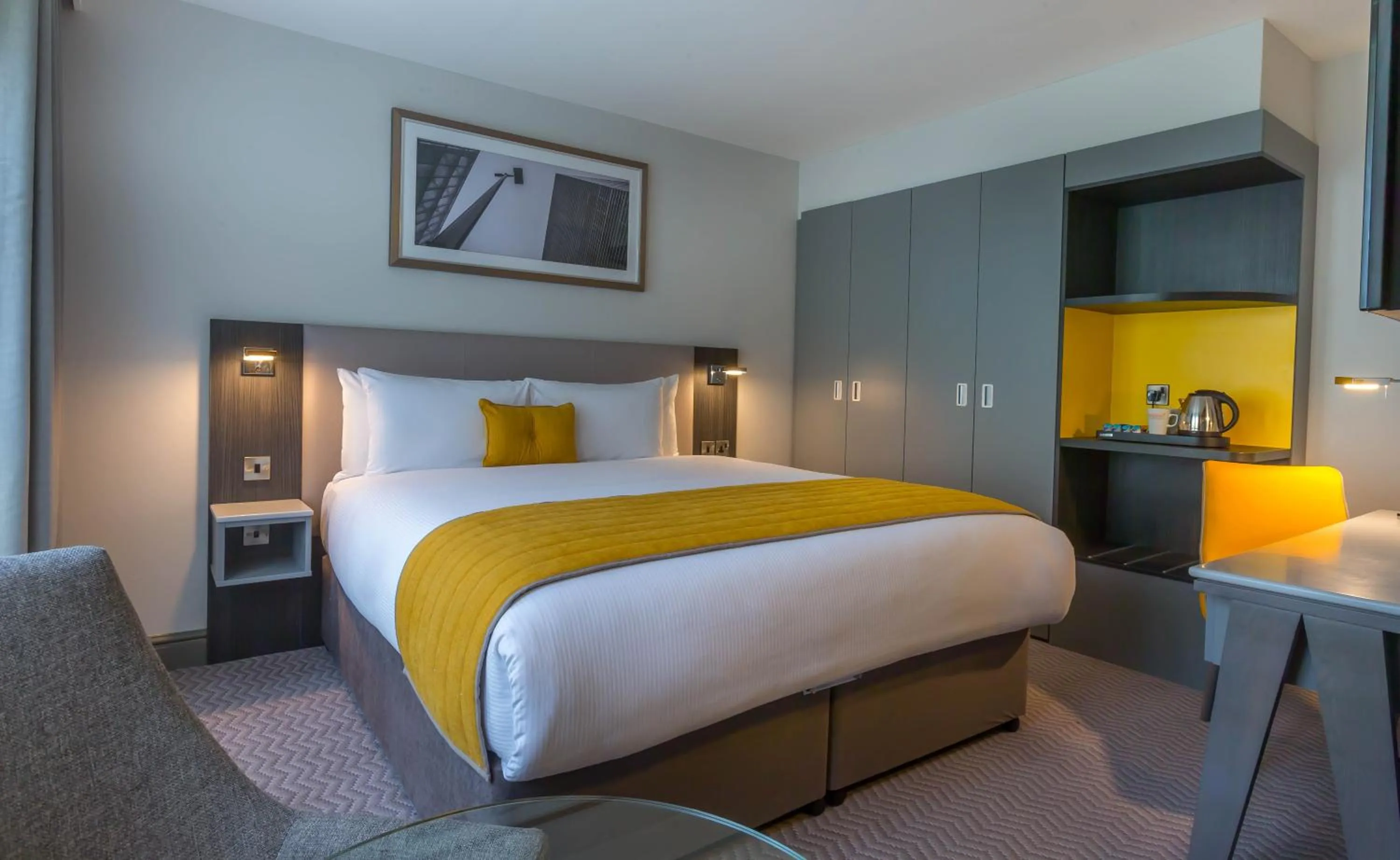 Bed in Maldron Hotel Pearse Street Dublin City