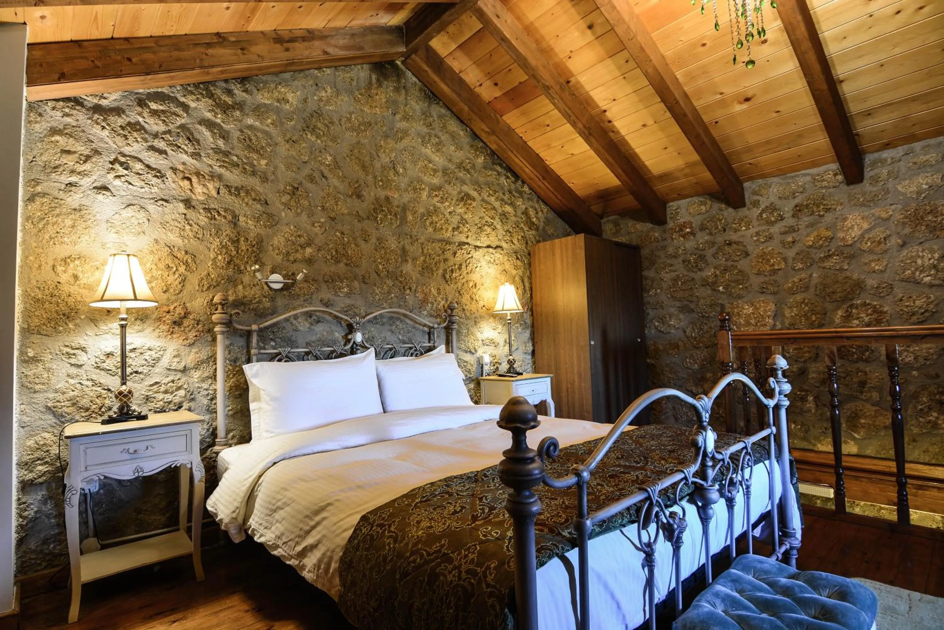 Photo of the whole room, Bed in Trikalon Muses Art Suites