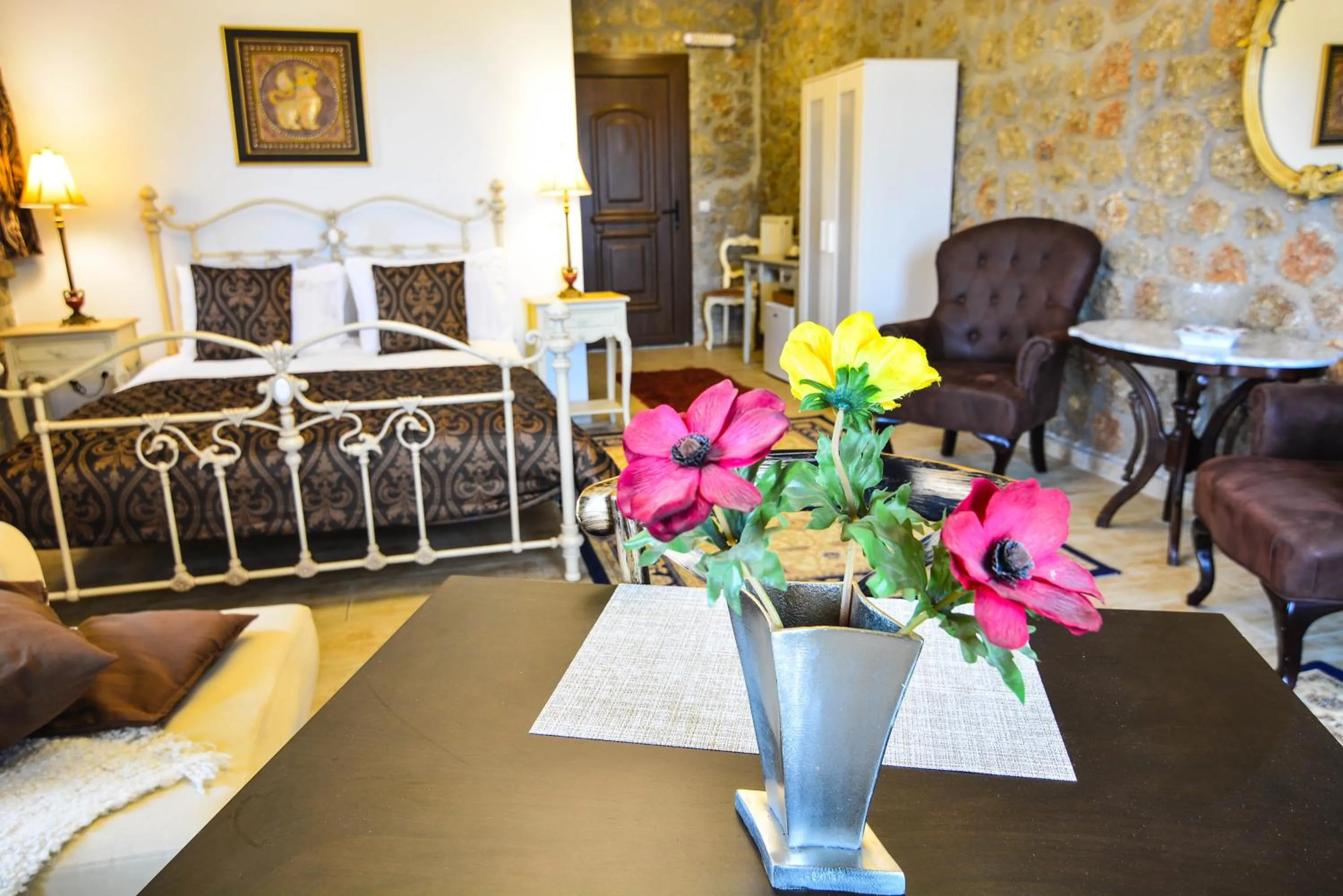 Photo of the whole room in Trikalon Muses Art Suites