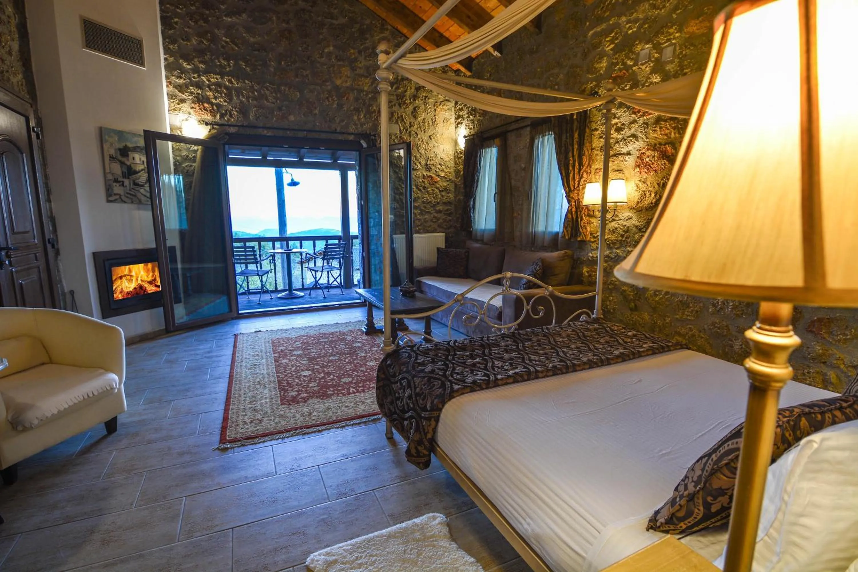 Photo of the whole room, Bed in Trikalon Muses Art Suites