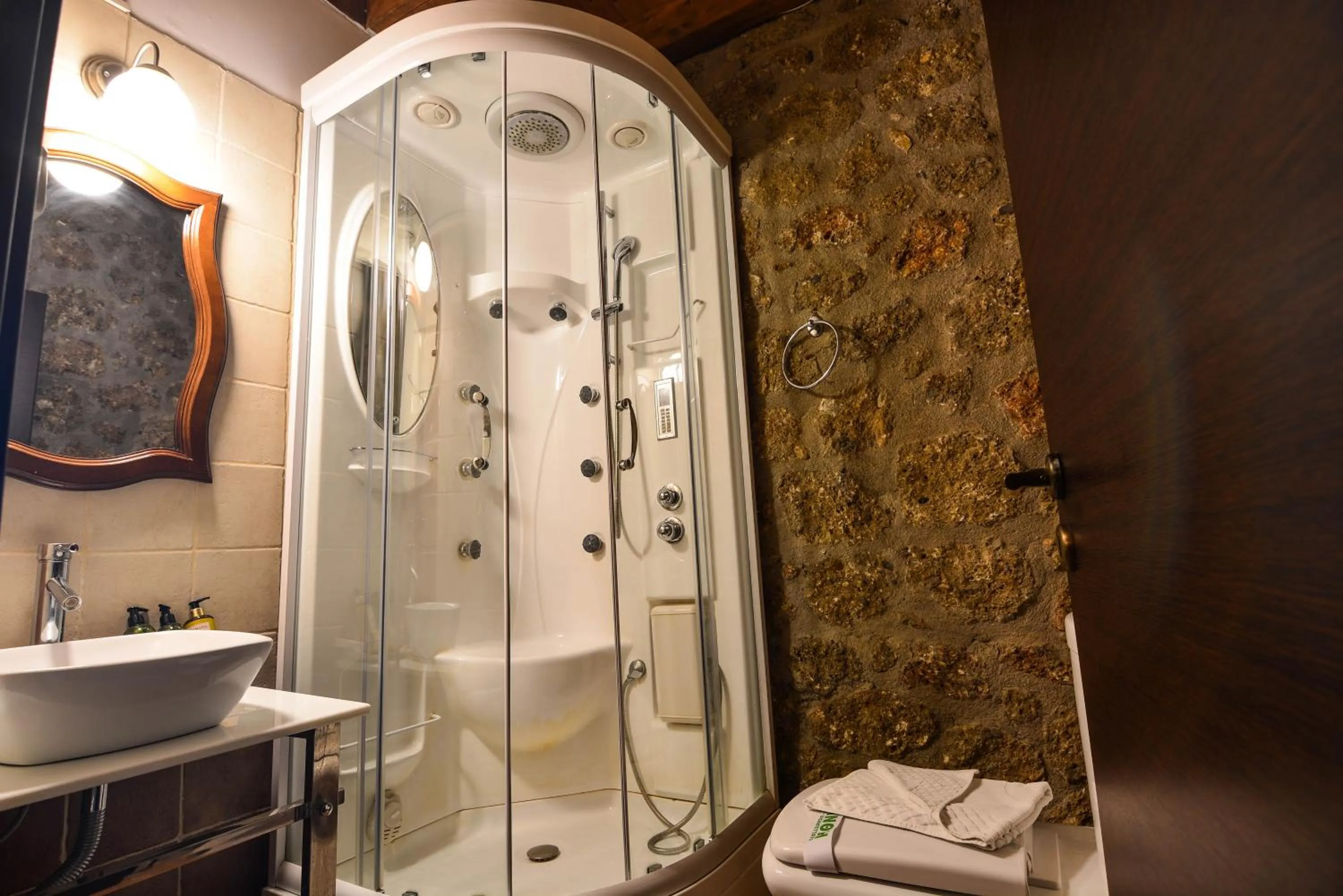 Bathroom in Trikalon Muses Art Suites