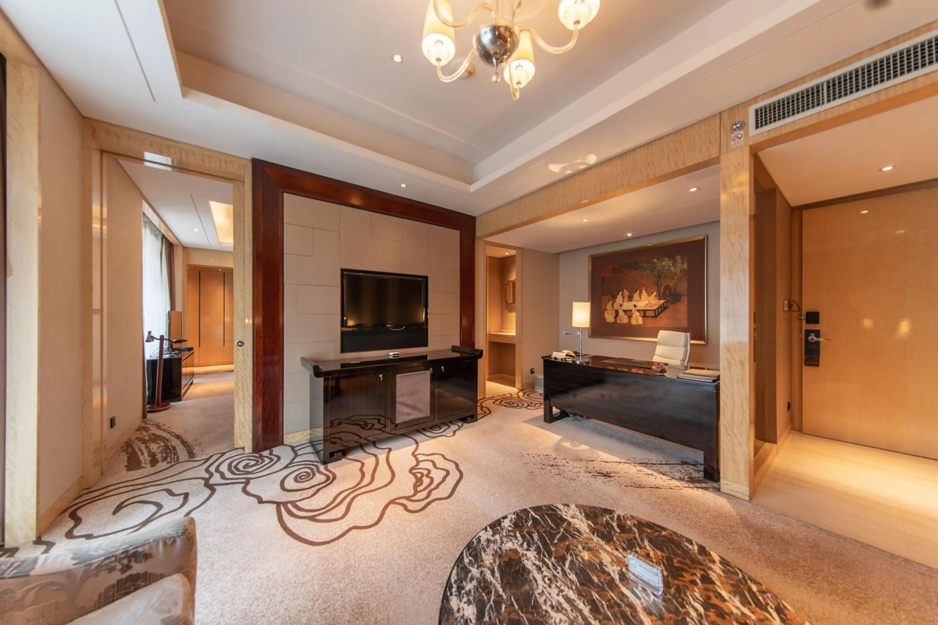 Living room, Bed in Hilton Xi'an