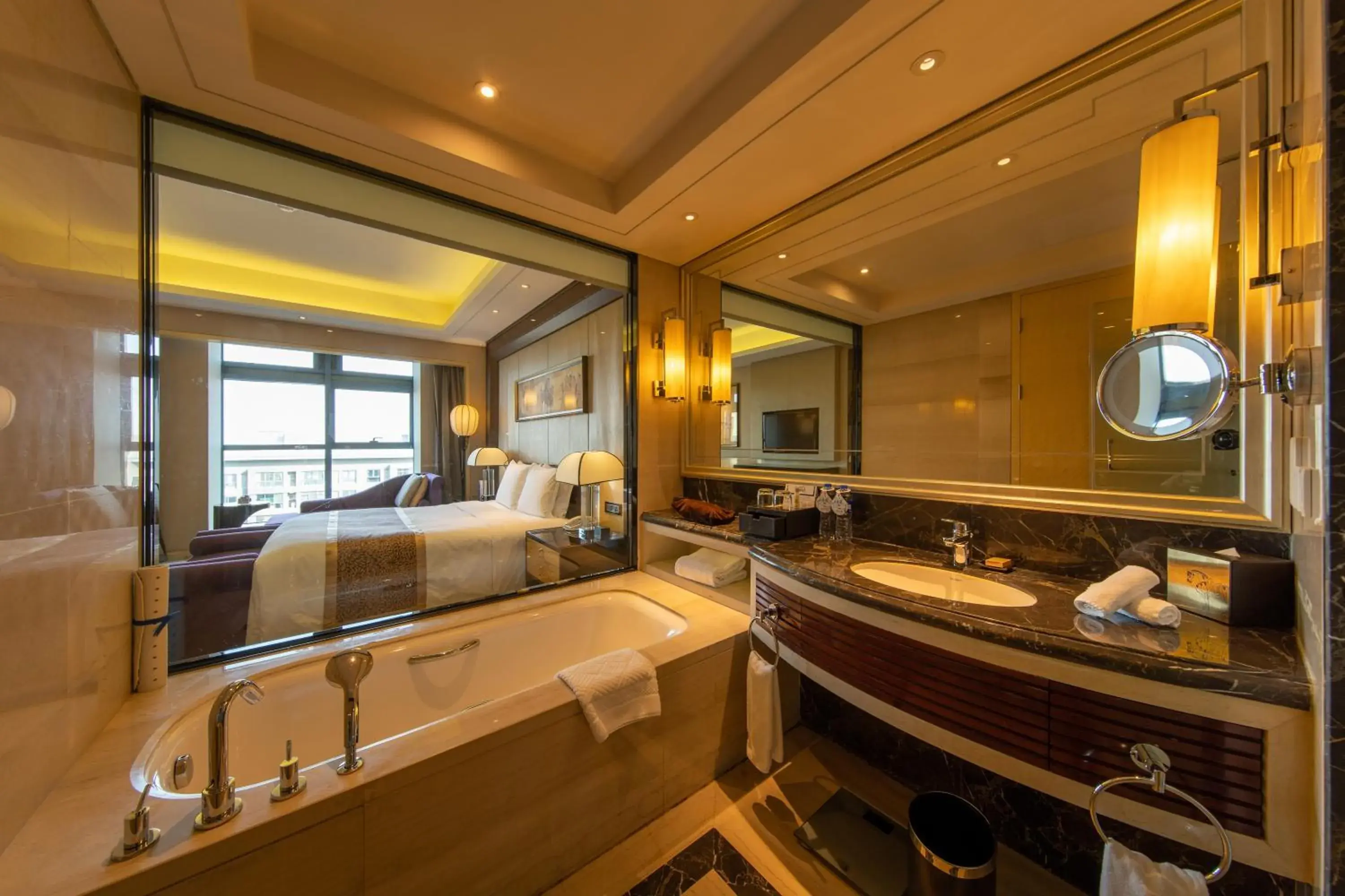 Deluxe King Room in Hilton Xi'an Deluxe King Room in Hilton Xi'an