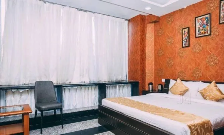 Photo of the whole room, Bed in Hotel Suraj Palace