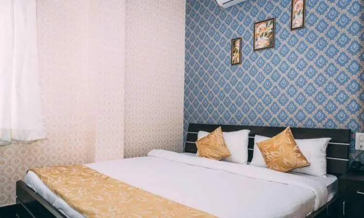 Photo of the whole room, Bed in Hotel Suraj Palace