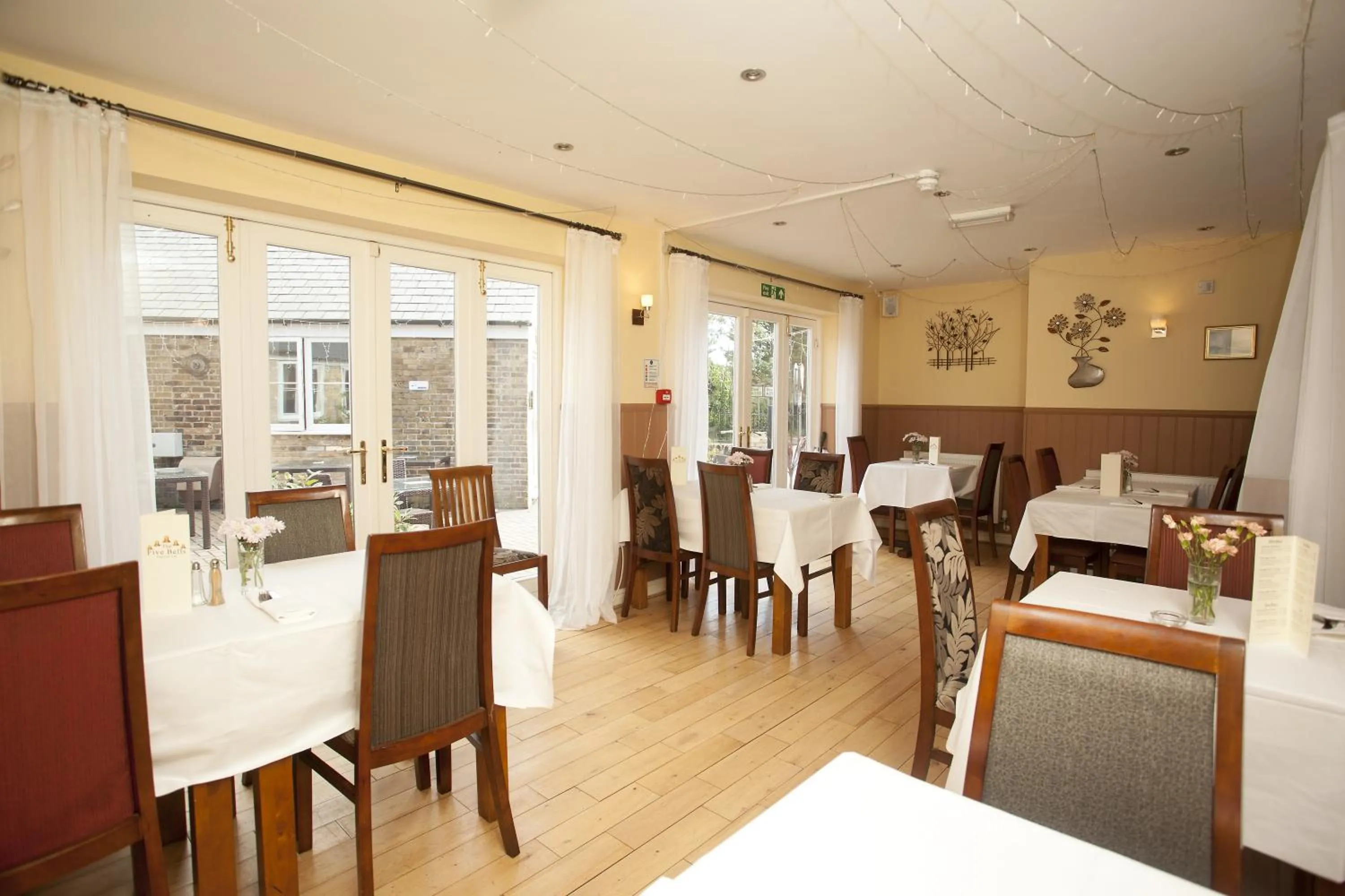 Restaurant/places to eat in The Five Bells