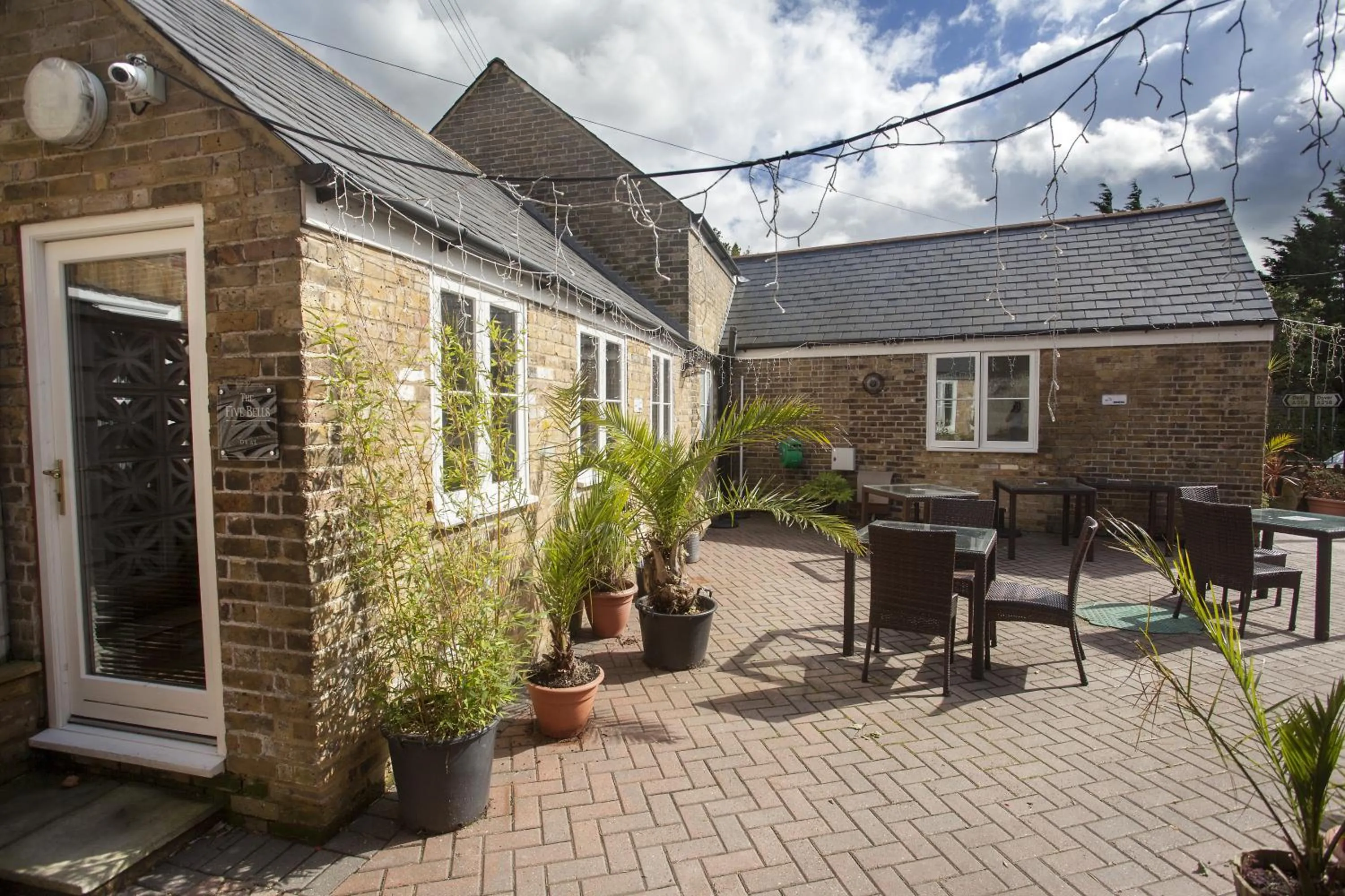 Patio in The Five Bells
