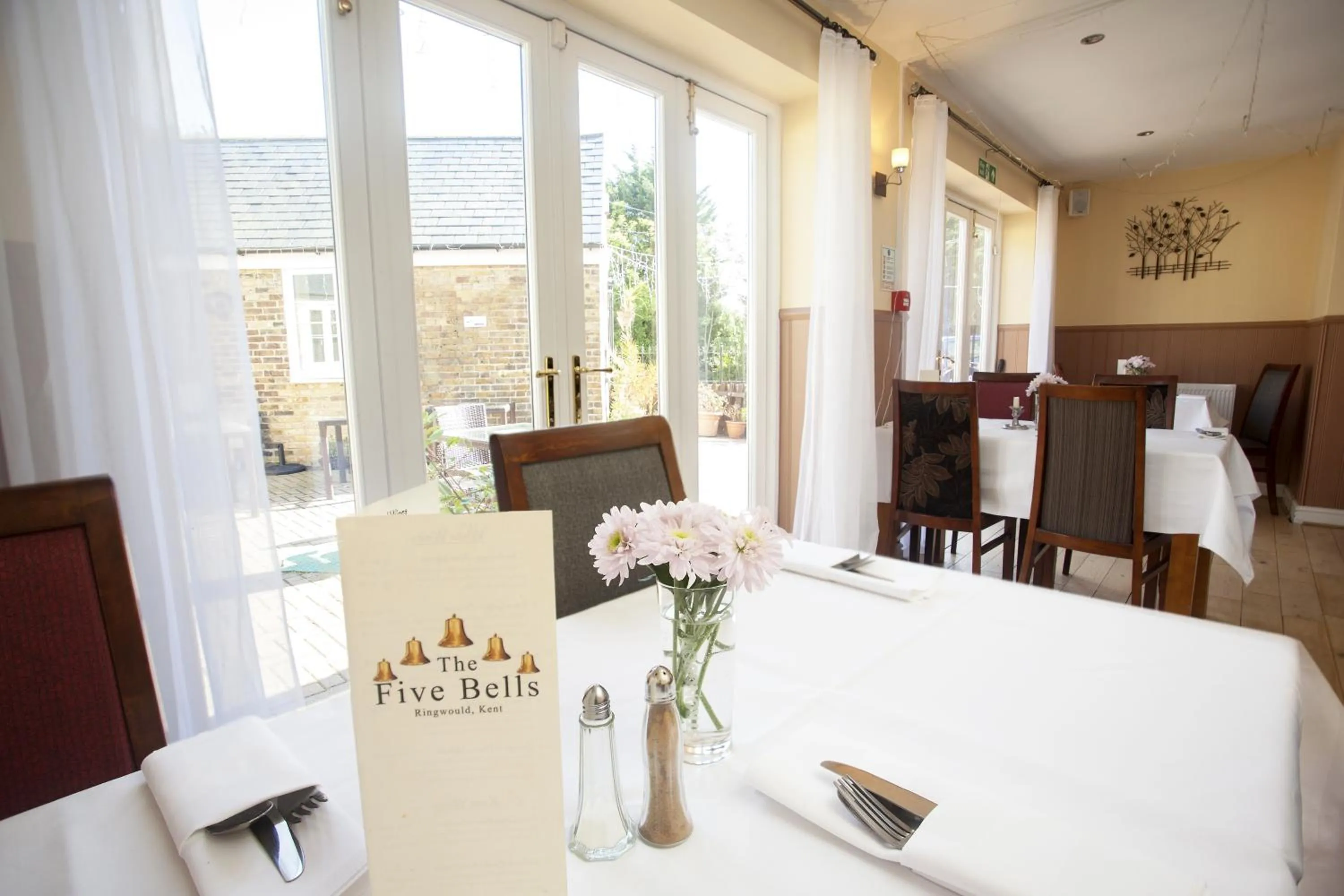 Restaurant/places to eat in The Five Bells