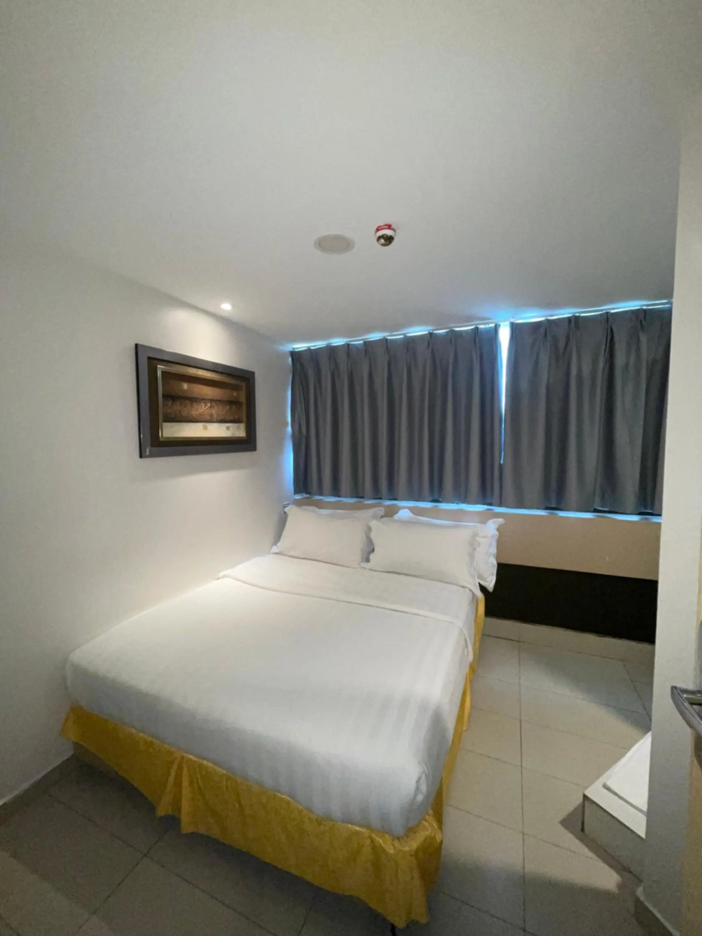 Bed in One Avenue Hotel