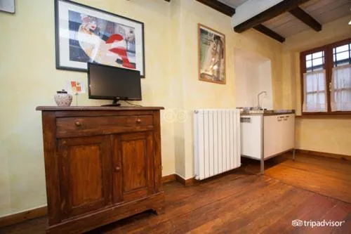 Photo of the whole room in Aprile