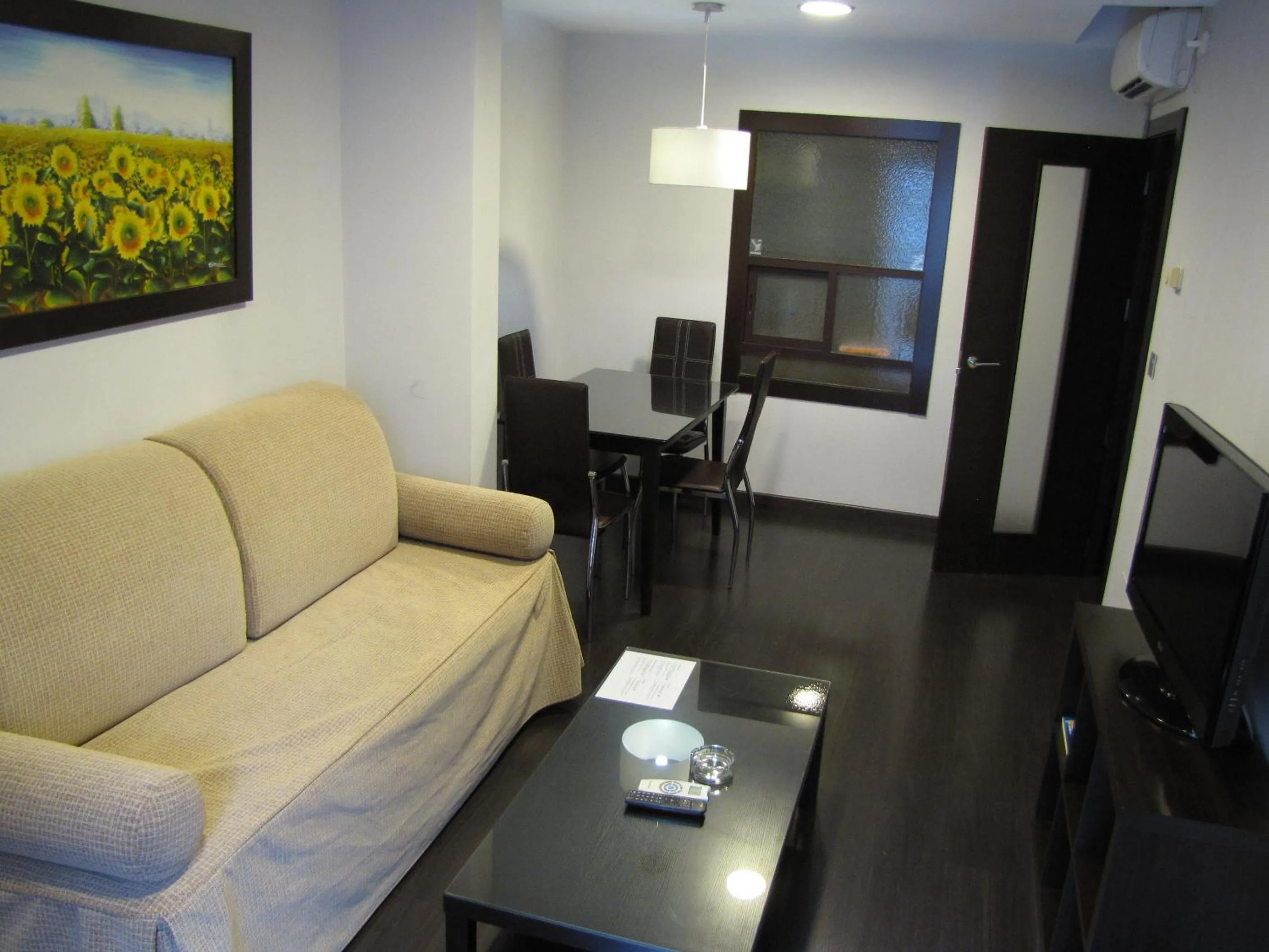 TV and multimedia in Apartamentos Boutique Catedral