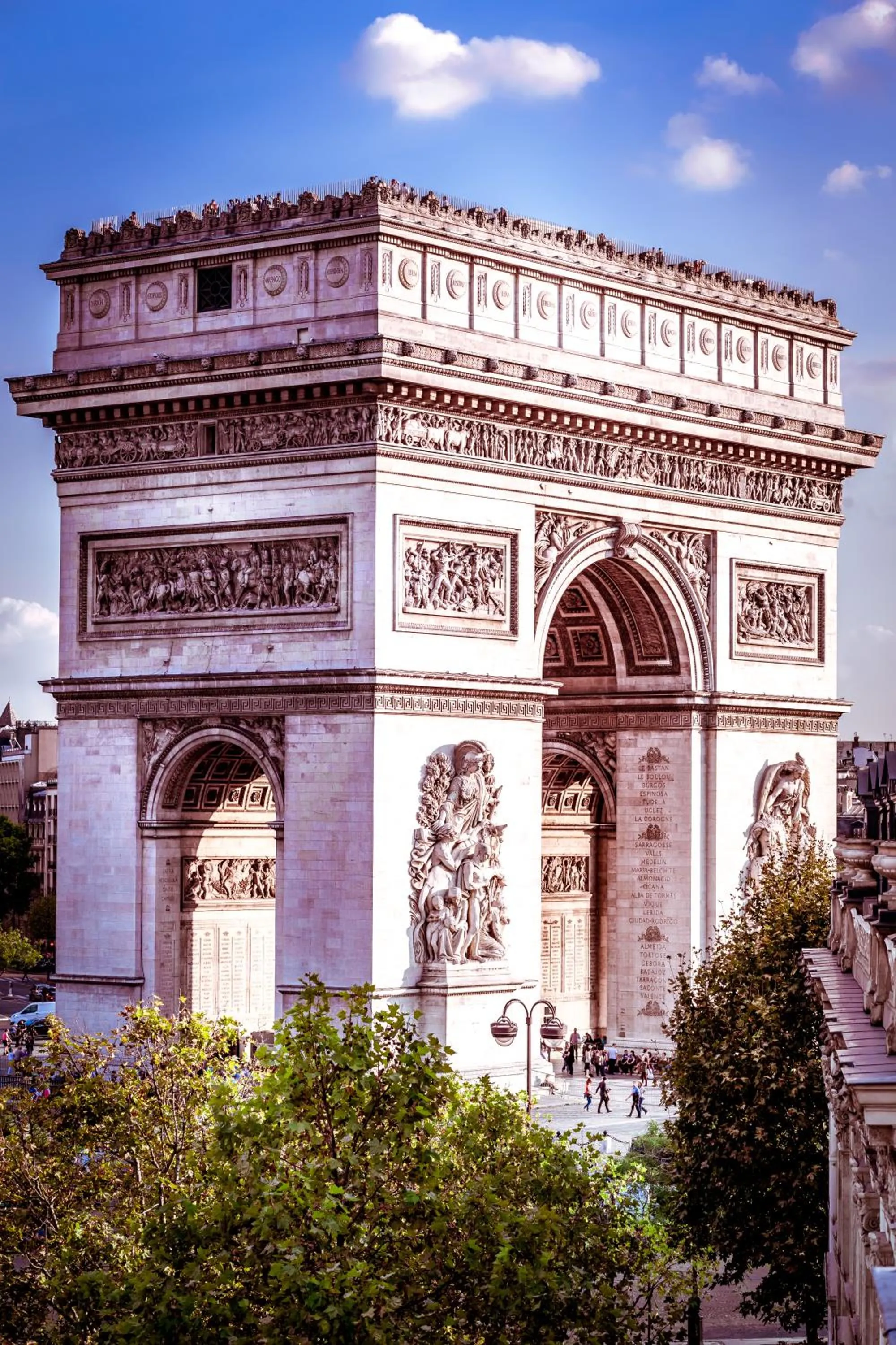 Nearby landmark in Maison Albar- Le Champs-Elysées