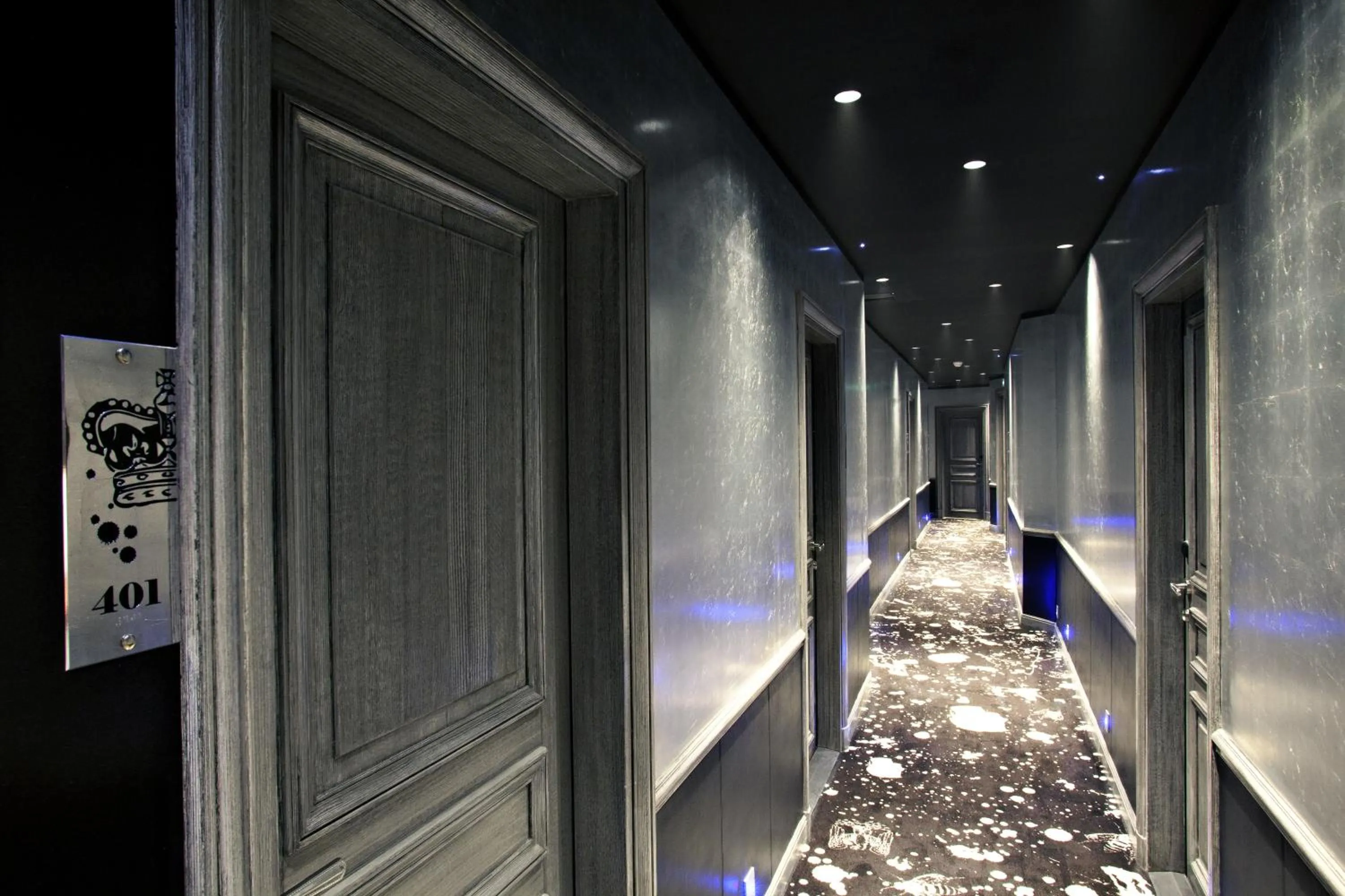 Decorative detail in Maison Albar- Le Champs-Elysées