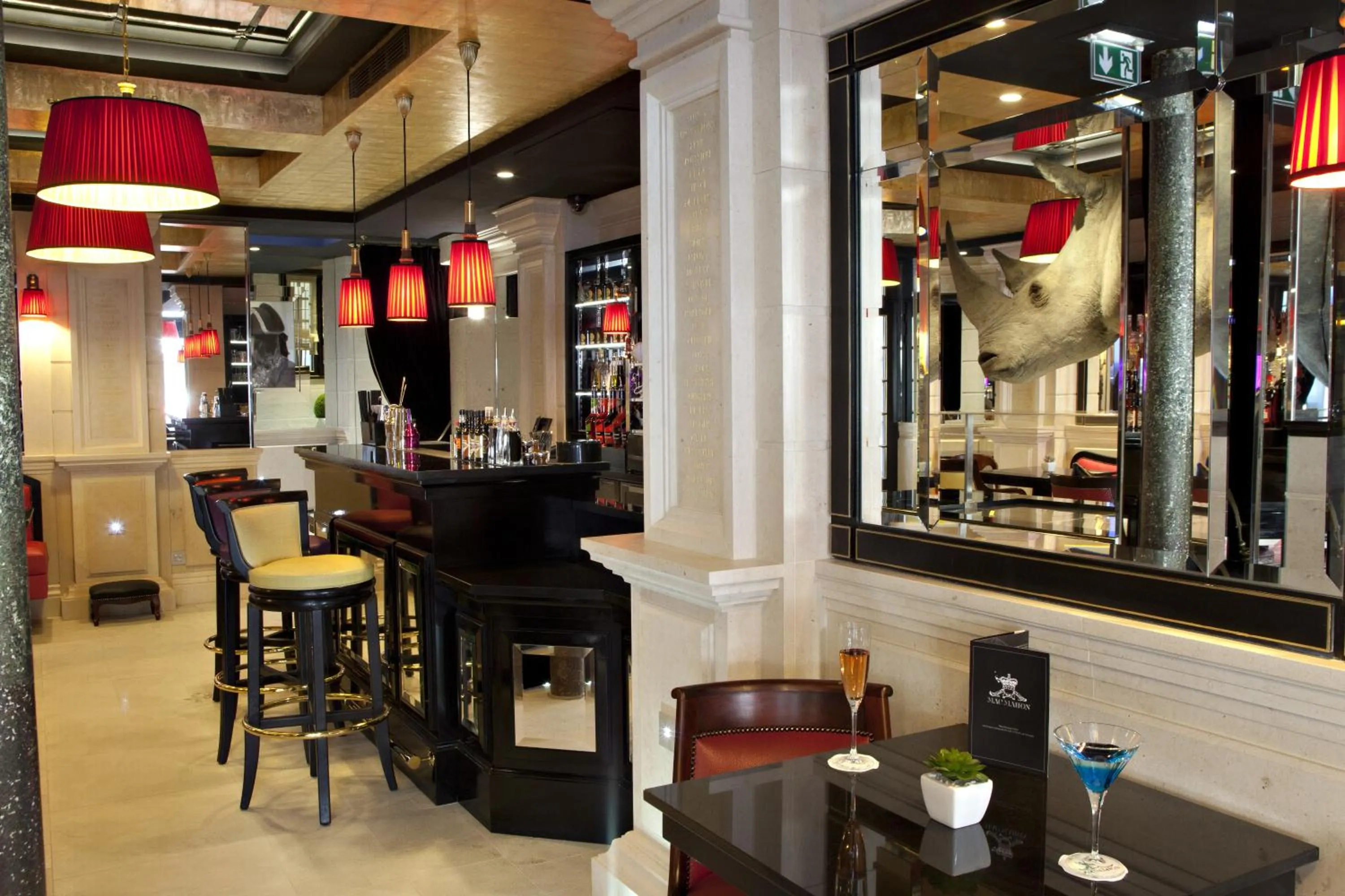 Restaurant/places to eat in Maison Albar- Le Champs-Elysées