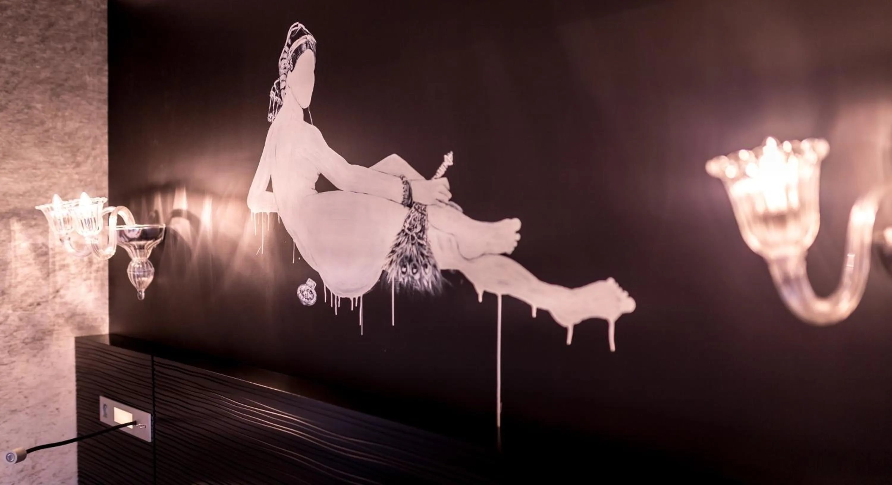 Decorative detail in Maison Albar- Le Champs-Elysées