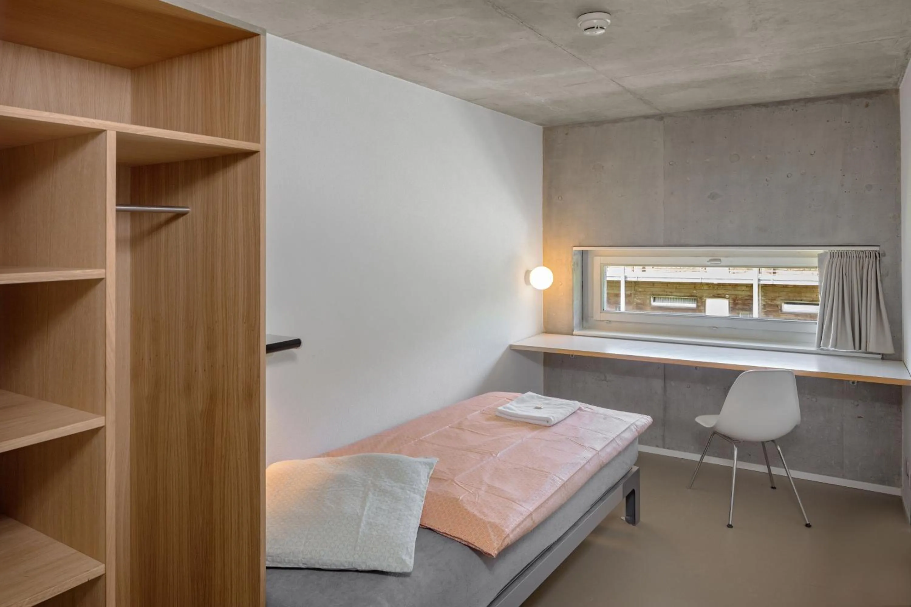 Photo of the whole room, Bed in Lausanne Youth Hostel Jeunotel