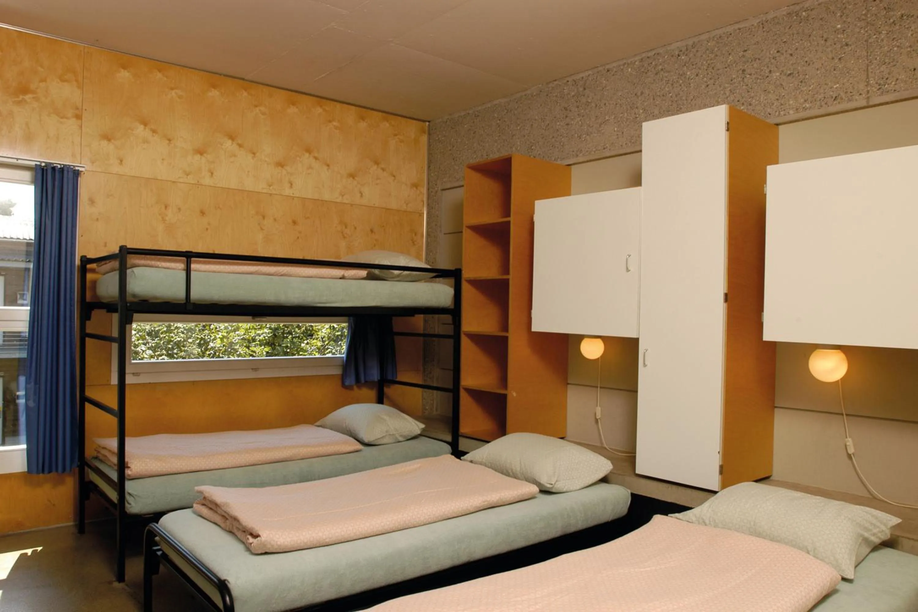 Bedroom, Bed in Lausanne Youth Hostel Jeunotel