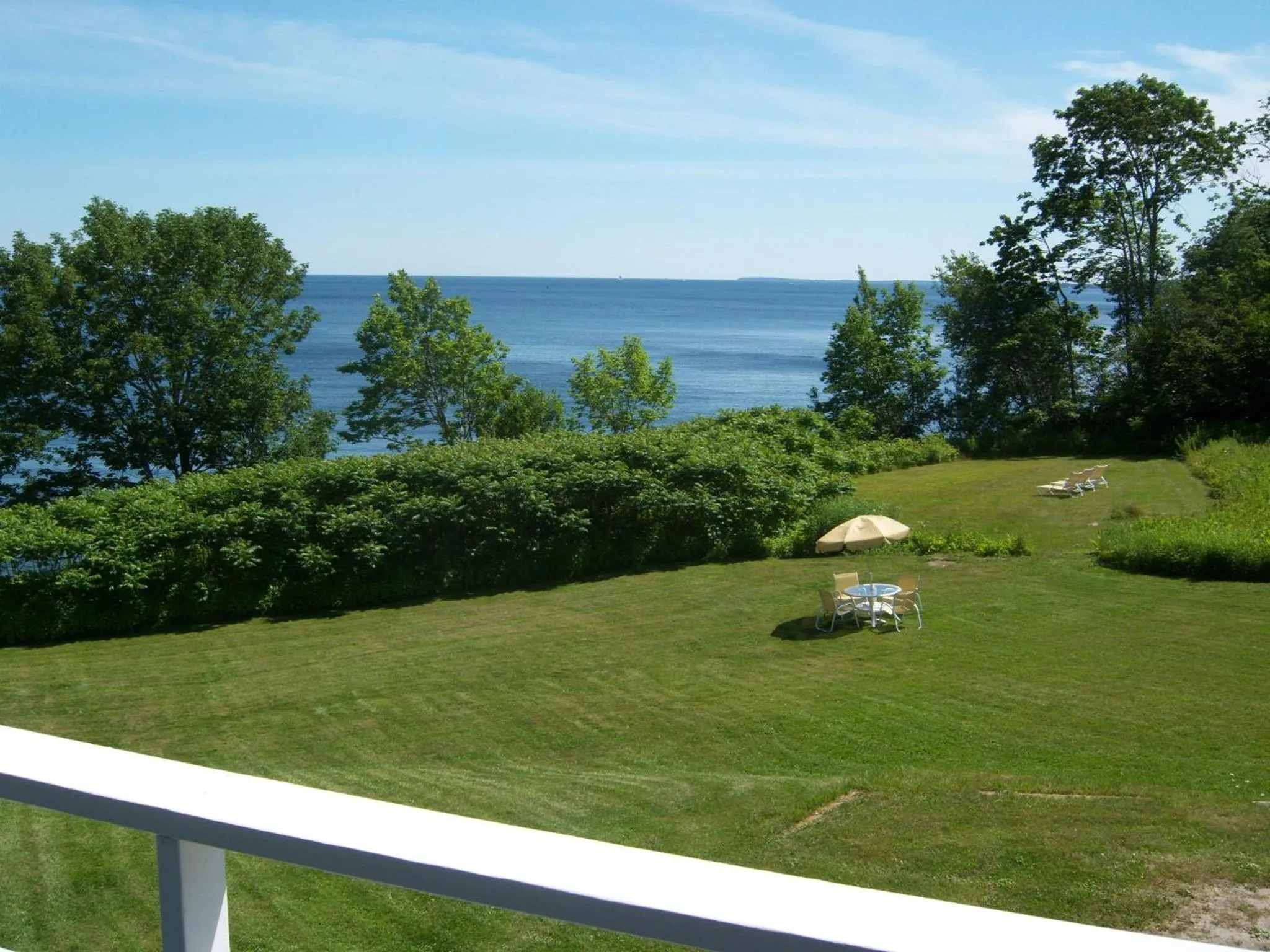 Garden in High Tide Inn on the Ocean, Motel and Cottages