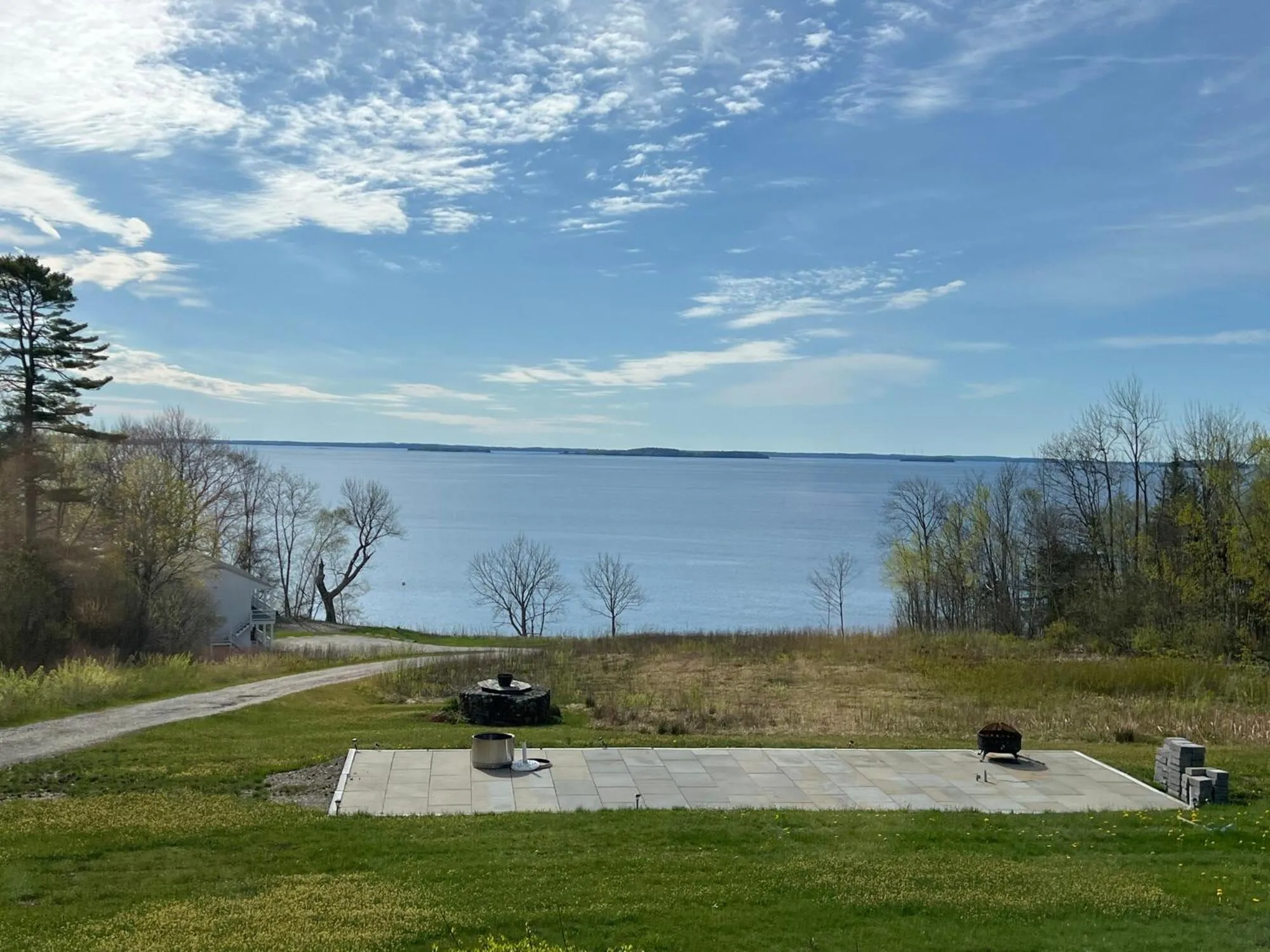 Natural landscape in High Tide Inn on the Ocean, Motel and Cottages