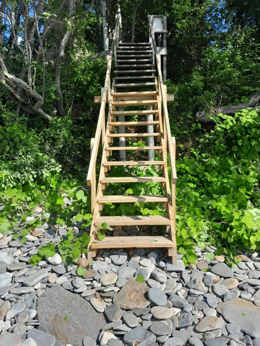 Beach in High Tide Inn on the Ocean, Motel and Cottages