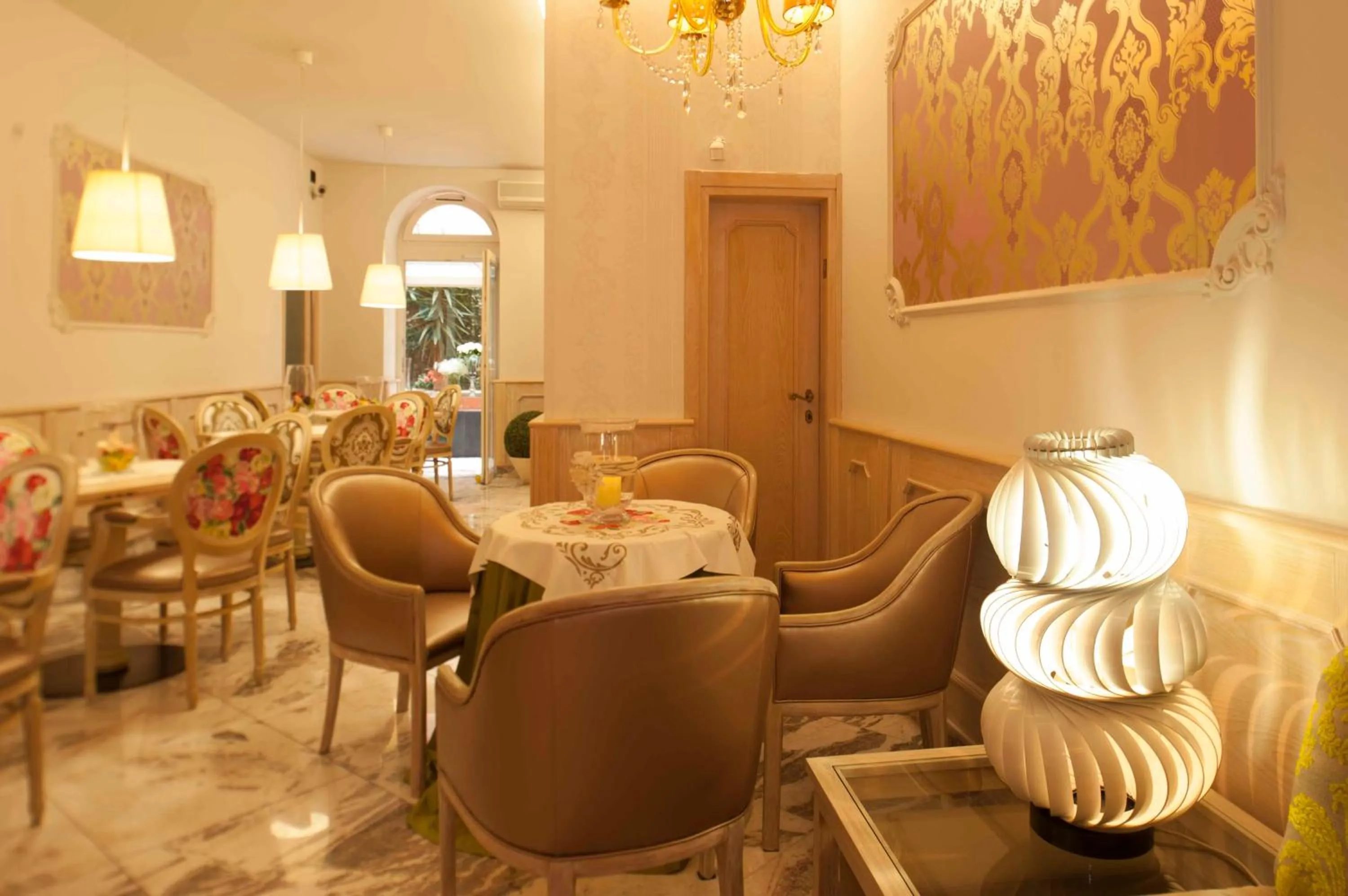 Restaurant/places to eat in Hotel Astigiana & Appartamenti