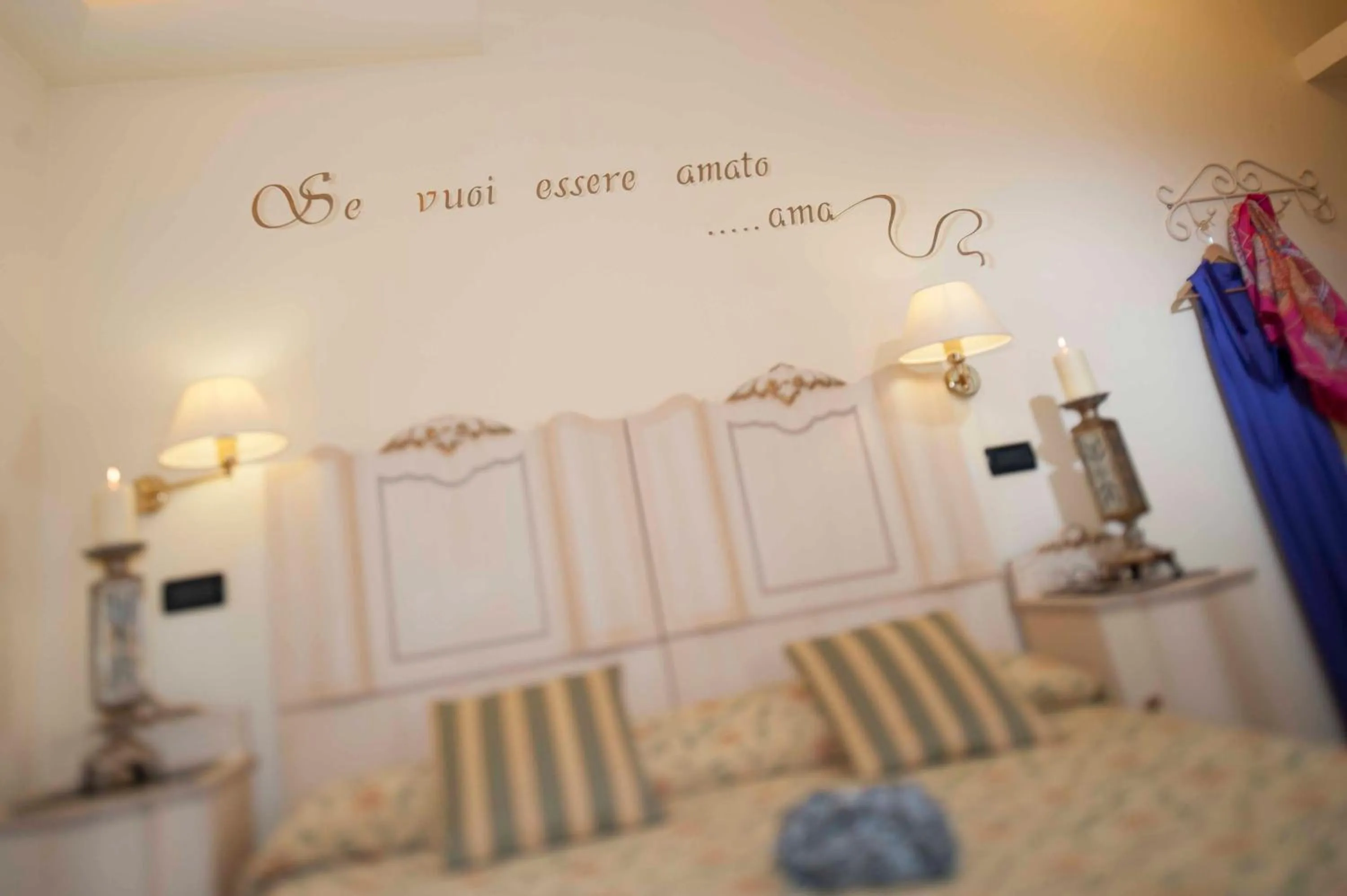 Decorative detail, Bed in Hotel Astigiana & Appartamenti