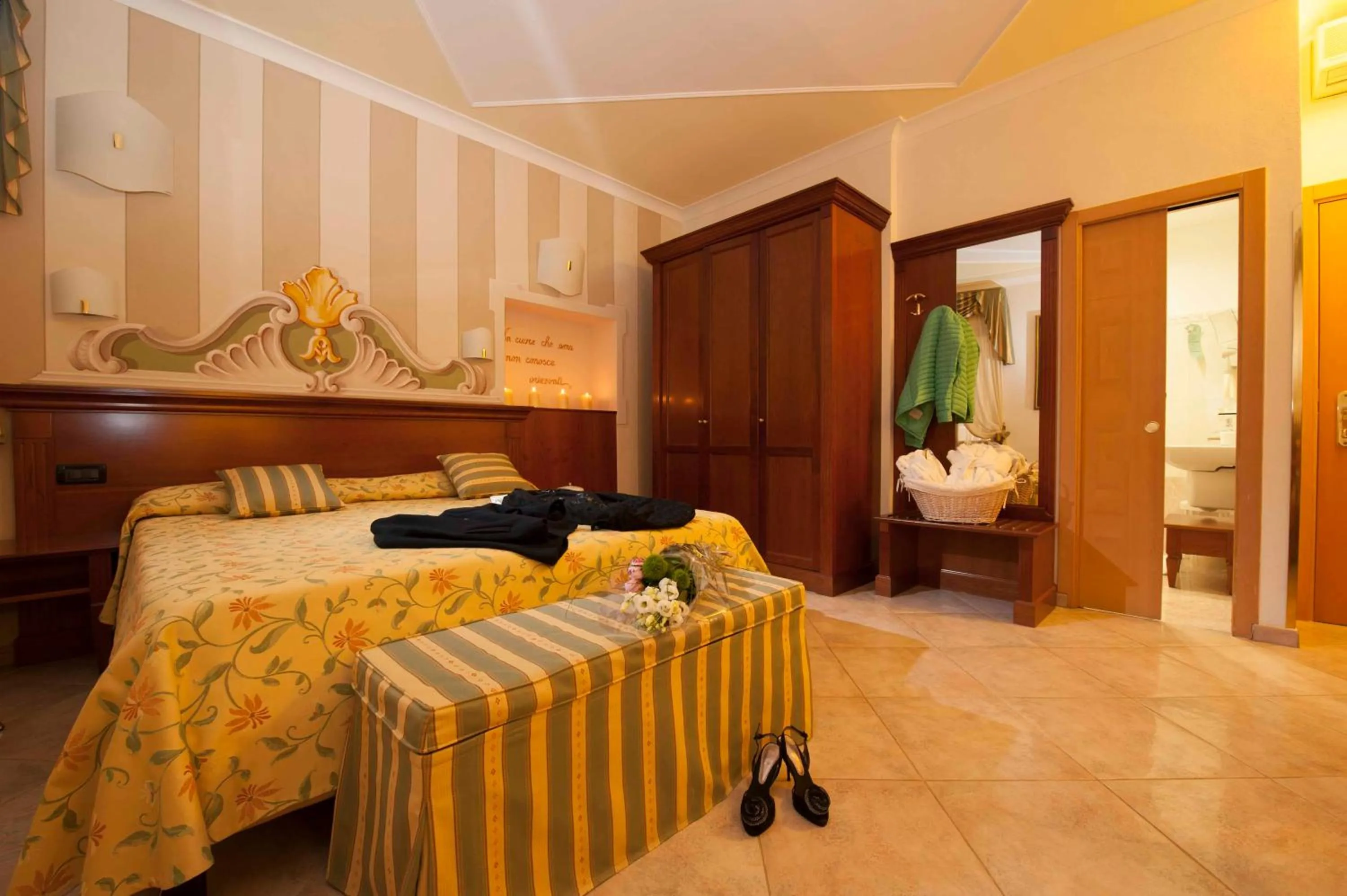 Photo of the whole room, Bed in Hotel Astigiana & Appartamenti