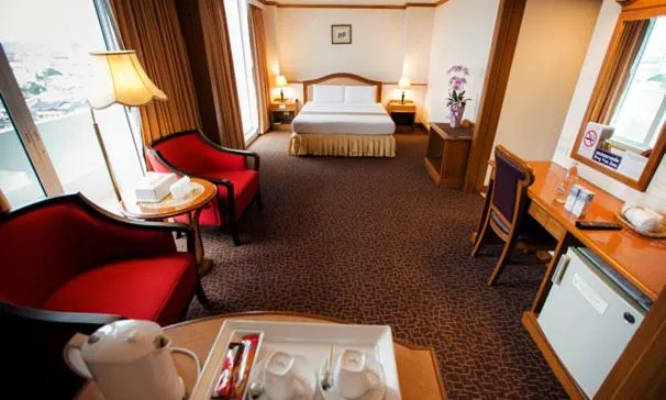 Bed in V.L. Hatyai Hotel