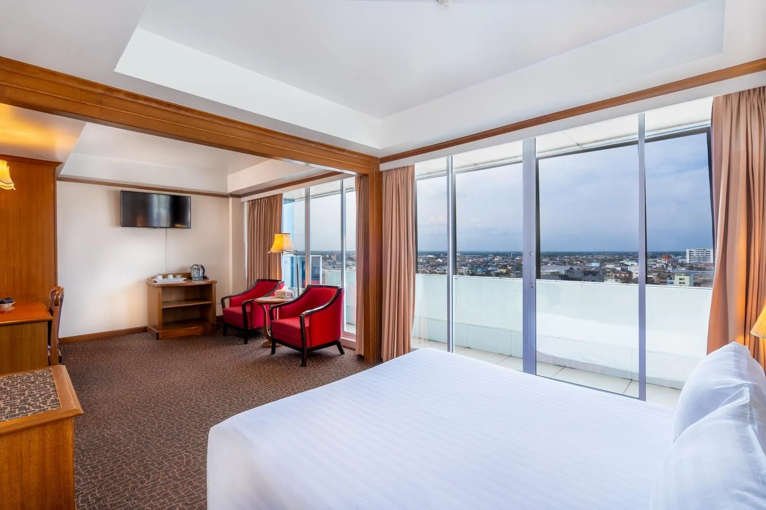 Bed in V.L. Hatyai Hotel