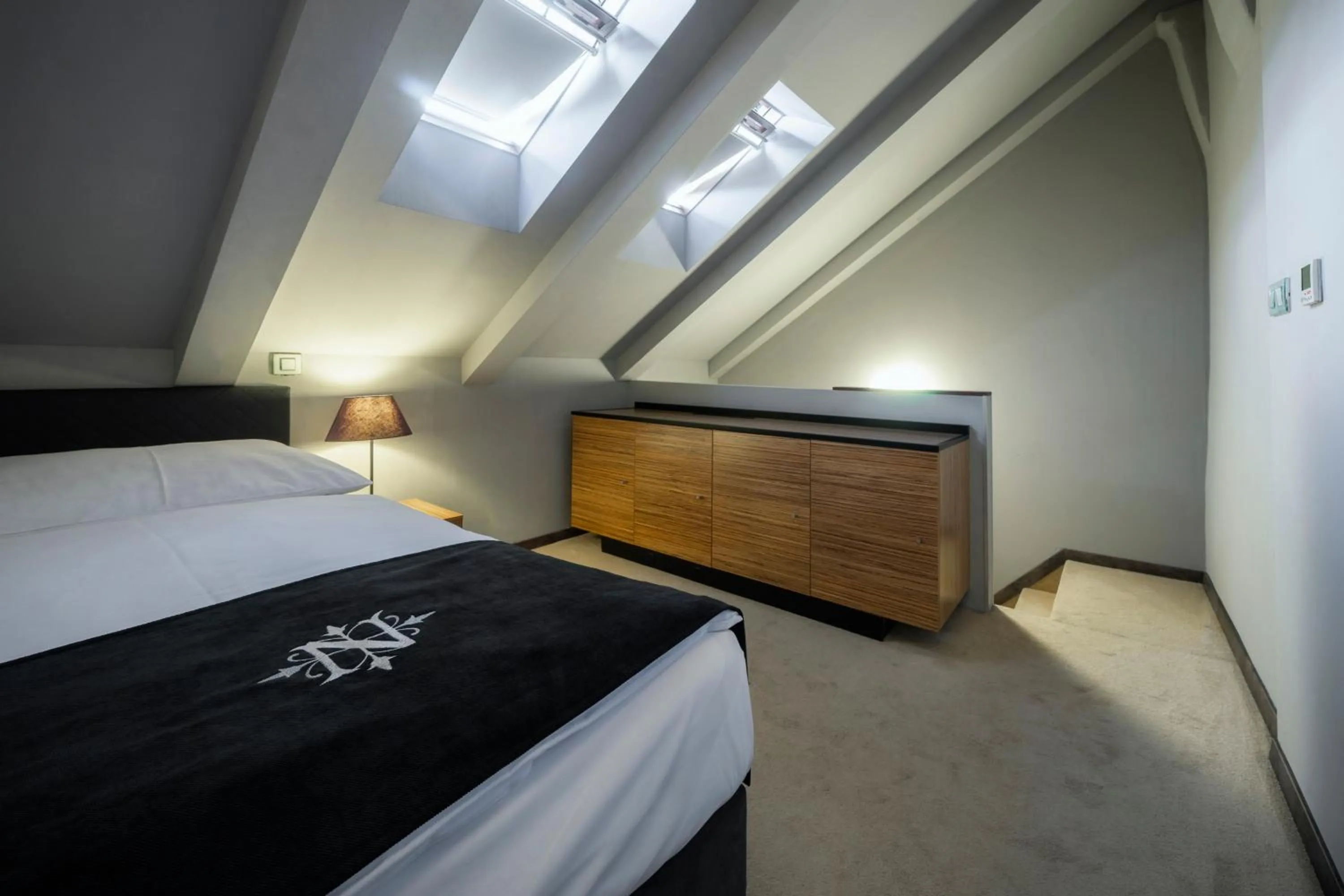 Photo of the whole room, Bed in Hotel NOIR