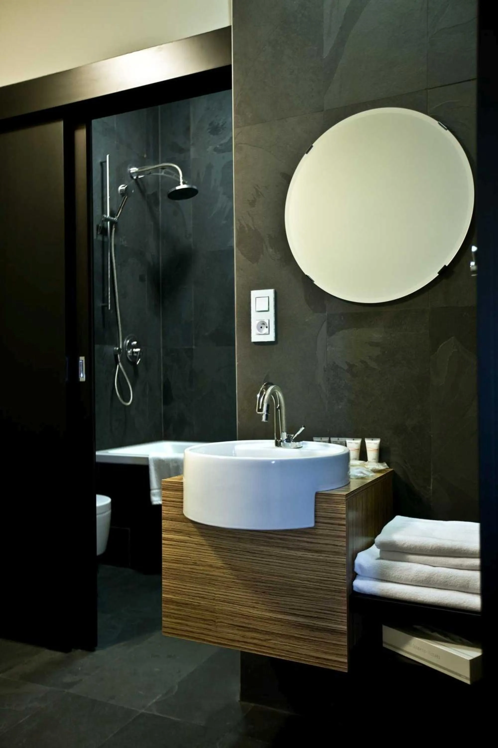 Shower in Hotel NOIR