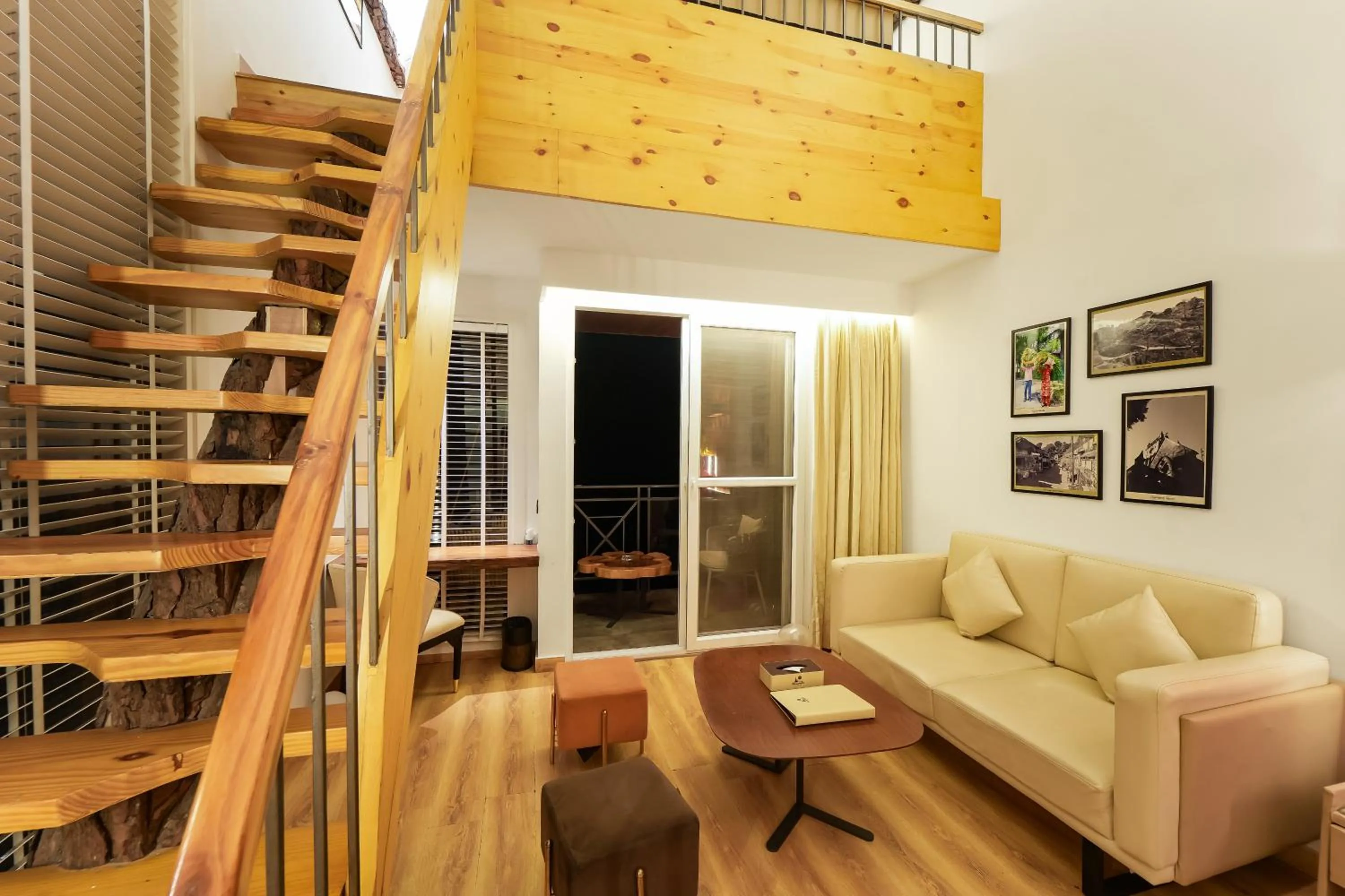 Bedroom in Kasauli Hills Resort