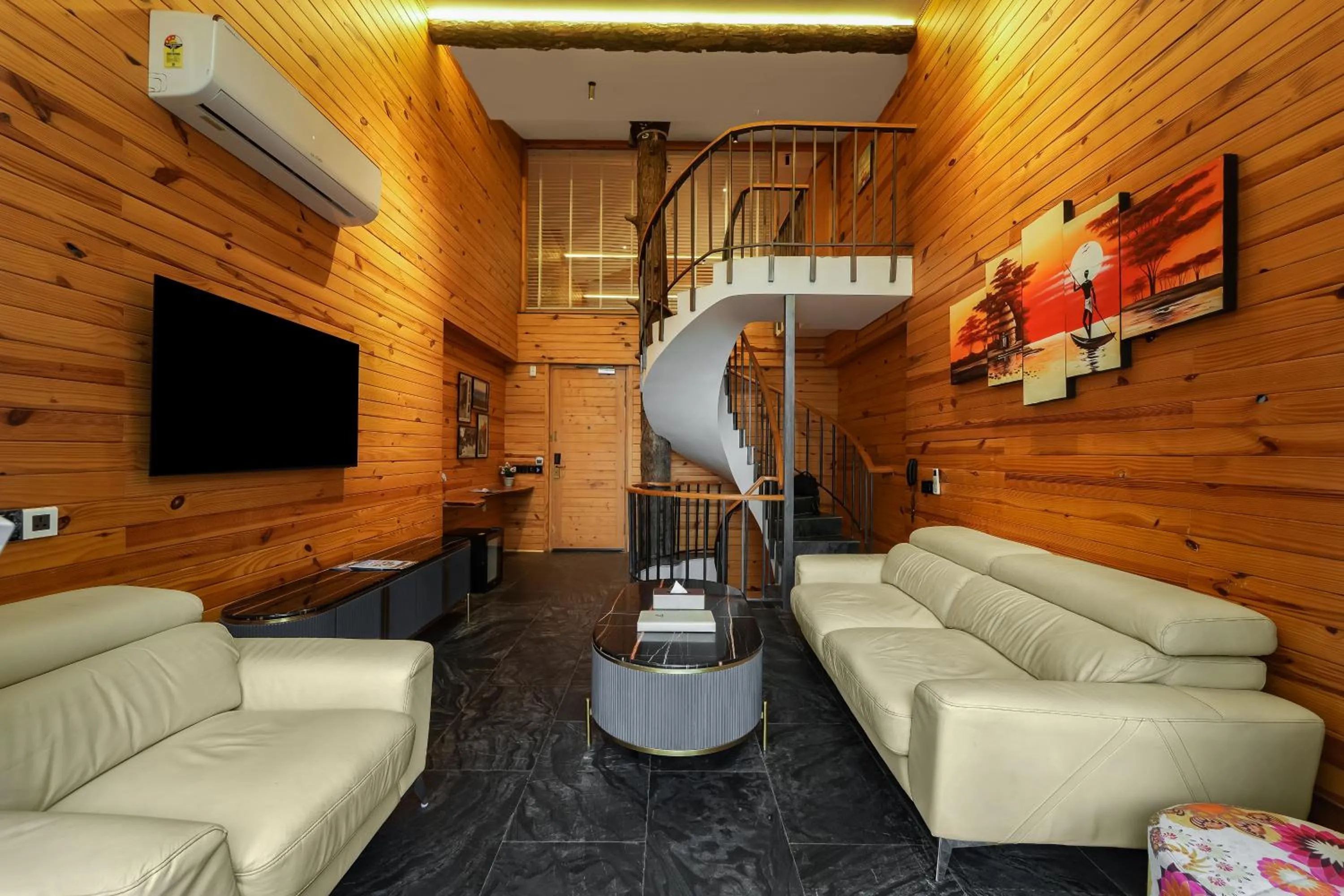 Living room in Kasauli Hills Resort