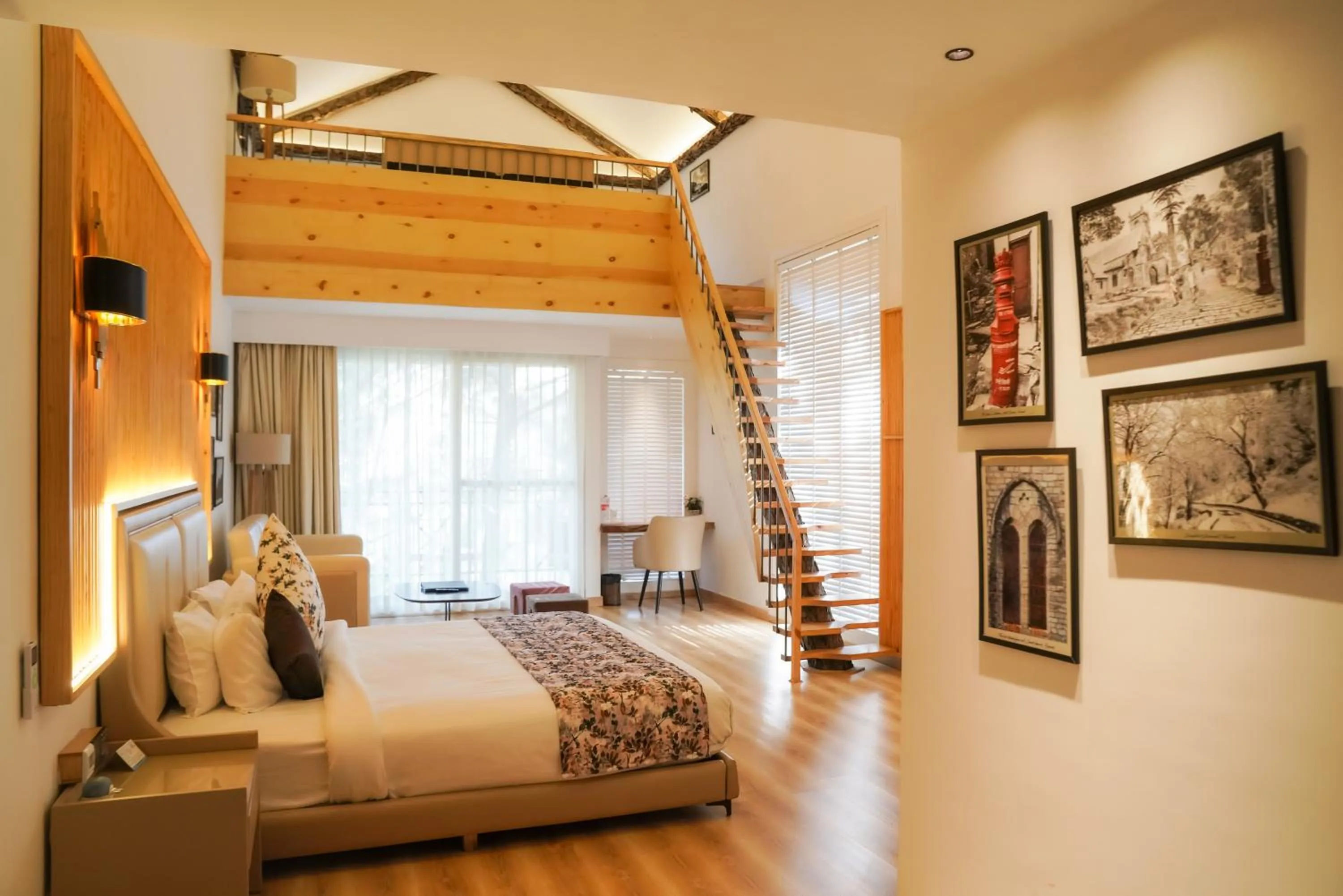 Bed in Kasauli Hills Resort